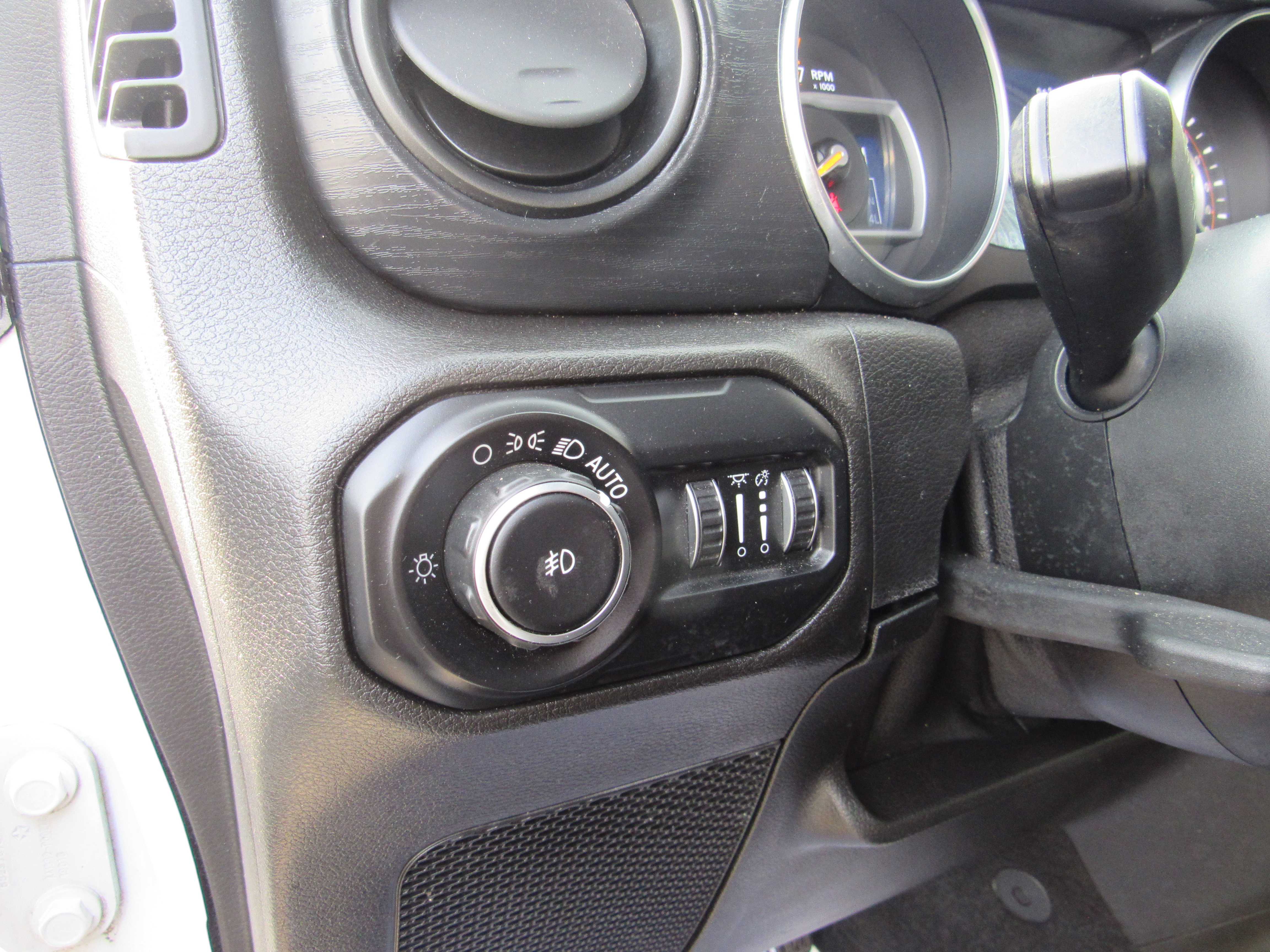 WHITE, 2019 JEEP WRANGLER UNLIMITED Thumnail Image 13