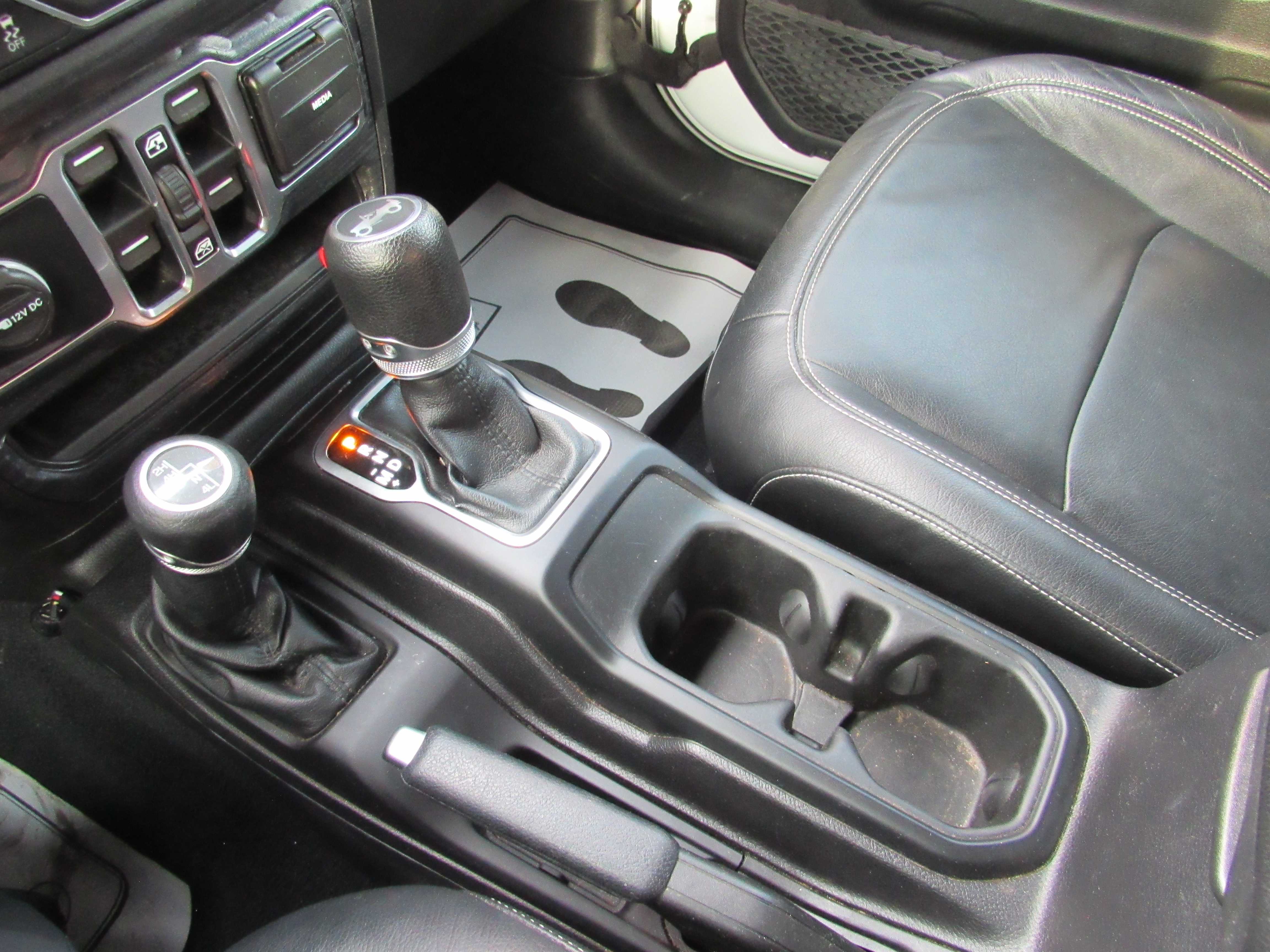 WHITE, 2019 JEEP WRANGLER UNLIMITED Thumnail Image 18