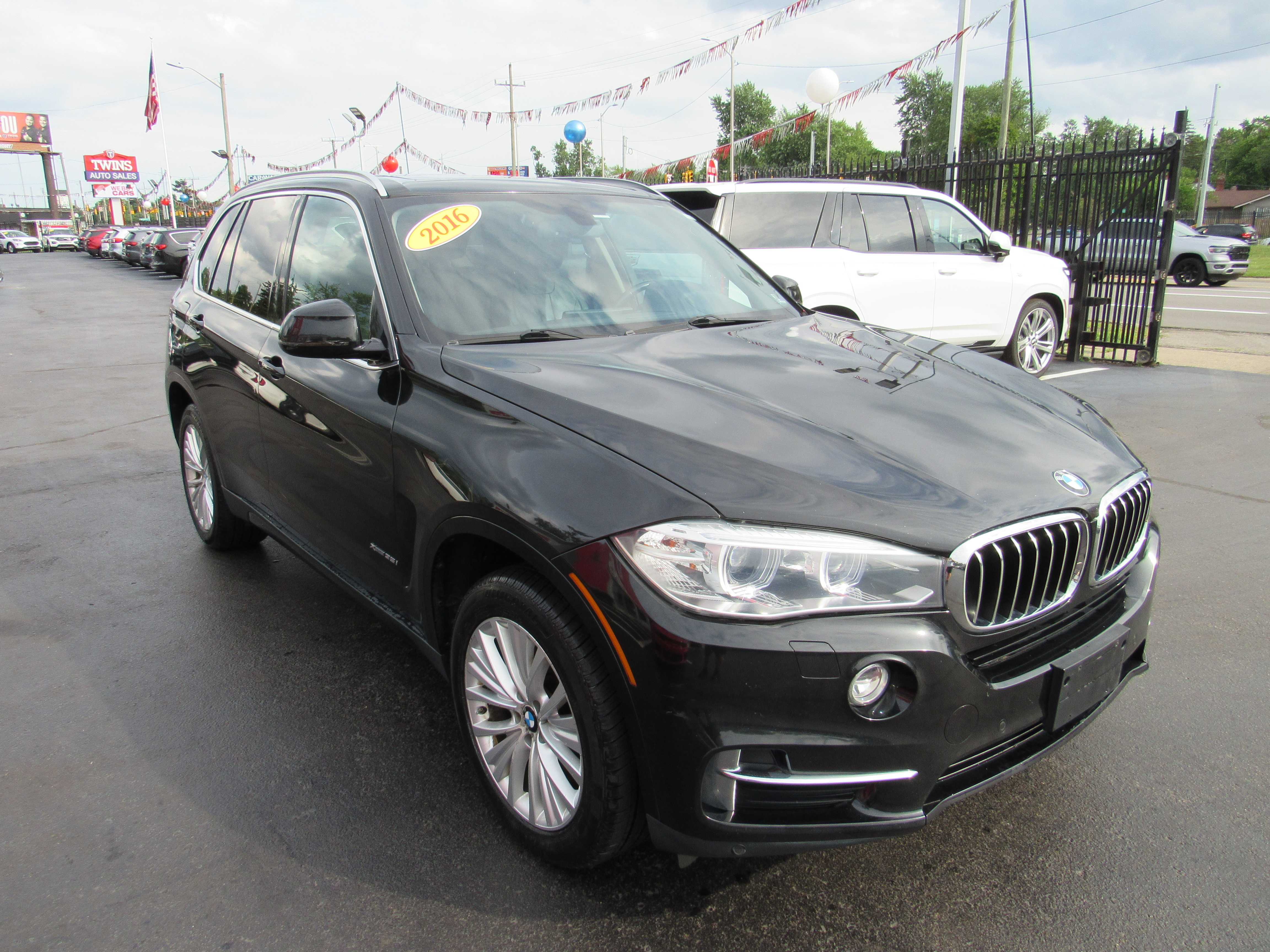 BLACK, 2016 BMW X5 Thumnail Image 4