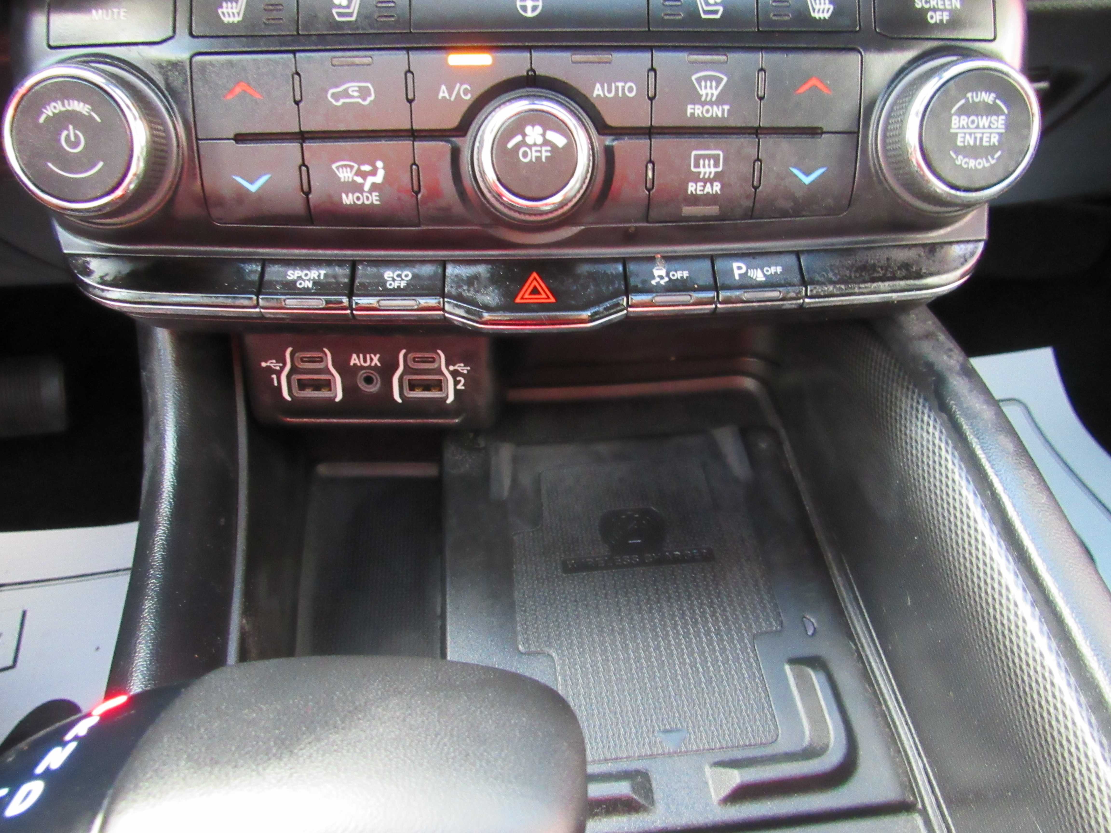 BLACK, 2024 DODGE DURANGO Thumnail Image 17