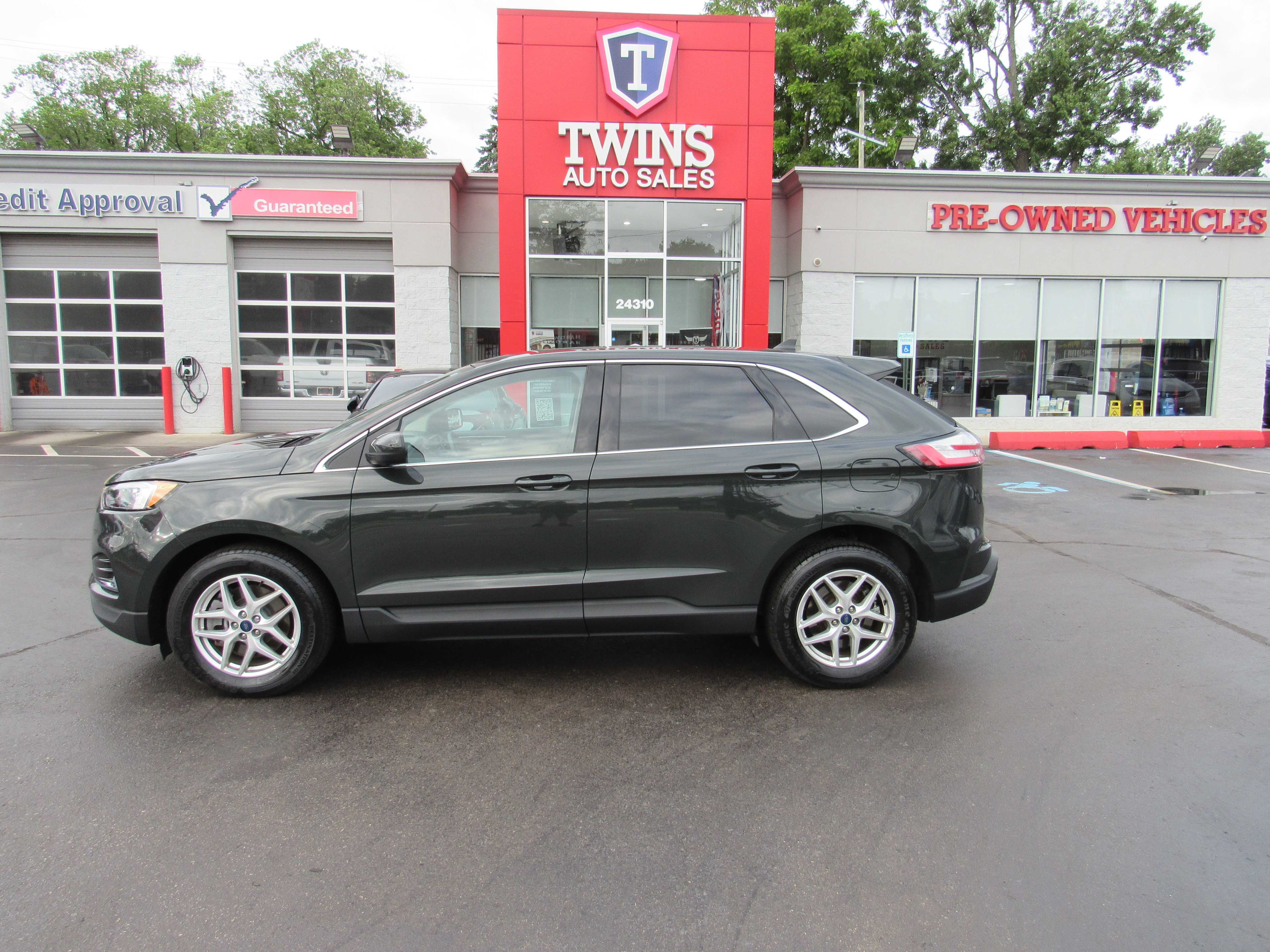 GREEN, 2022 FORD EDGE Image 