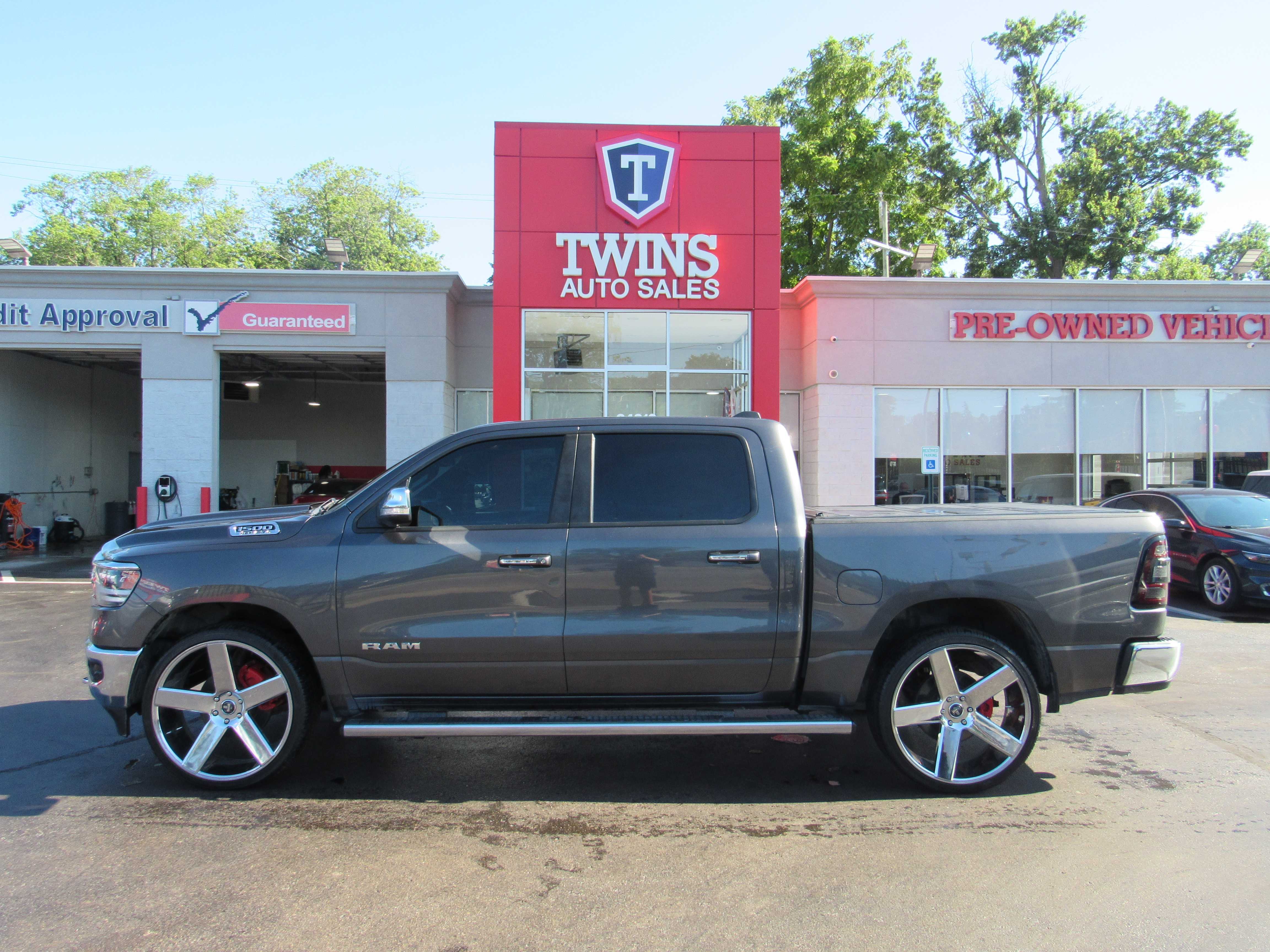 GREY, 2019 RAM 1500 CREW CAB Thumnail Image 2