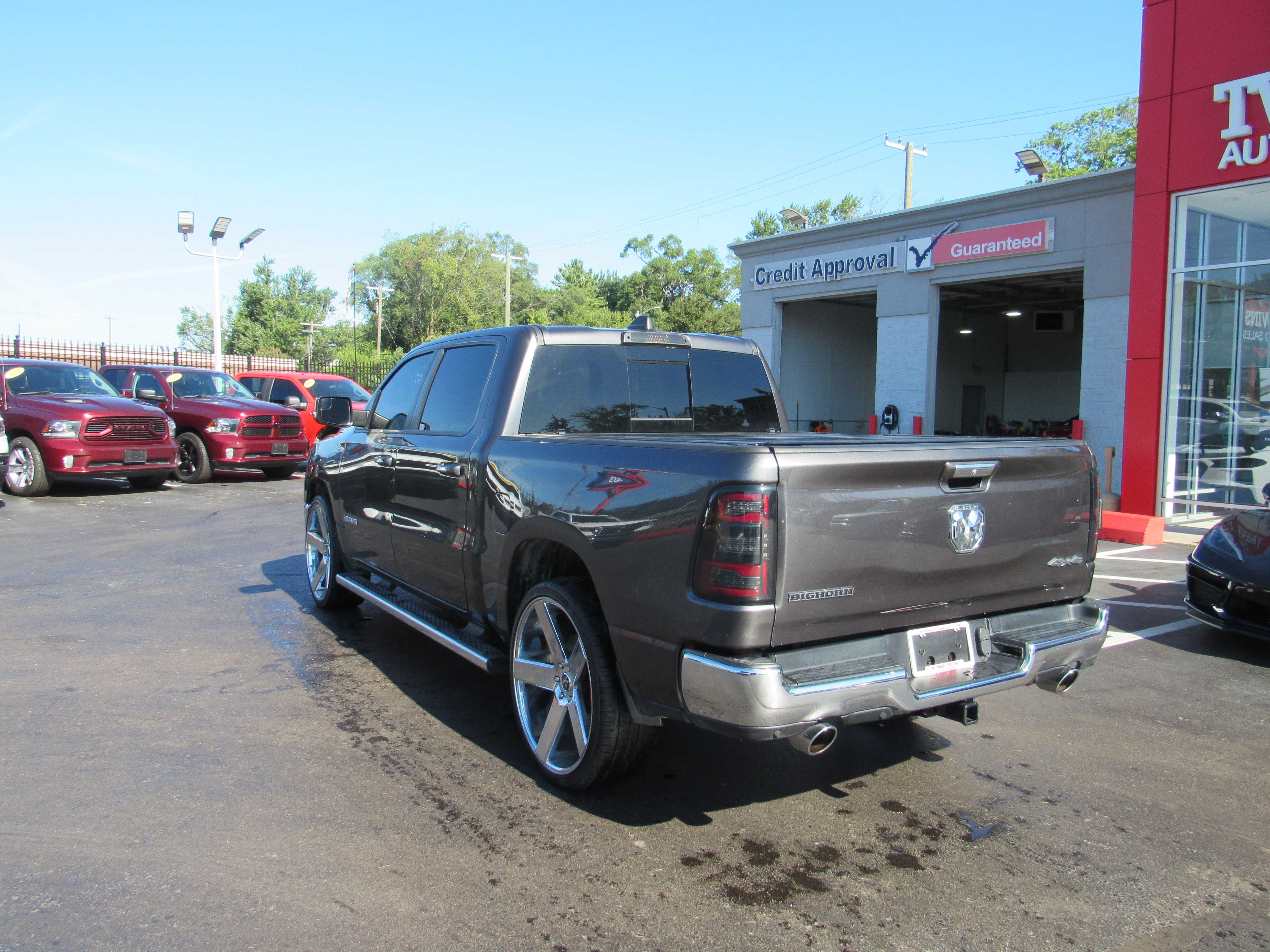 GREY, 2019 RAM 1500 CREW CAB Thumnail Image 3