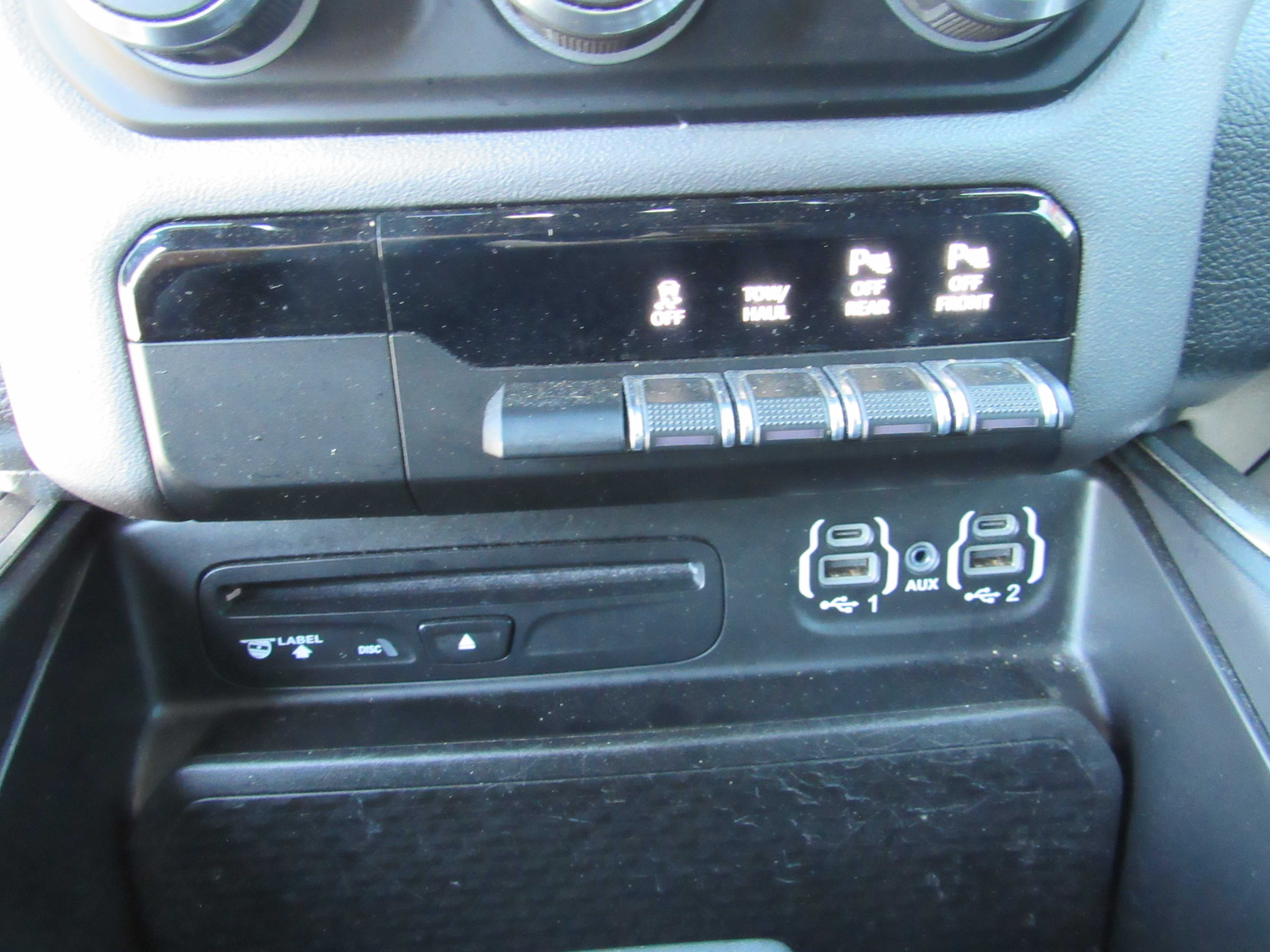 GREY, 2019 RAM 1500 CREW CAB Thumnail Image 14
