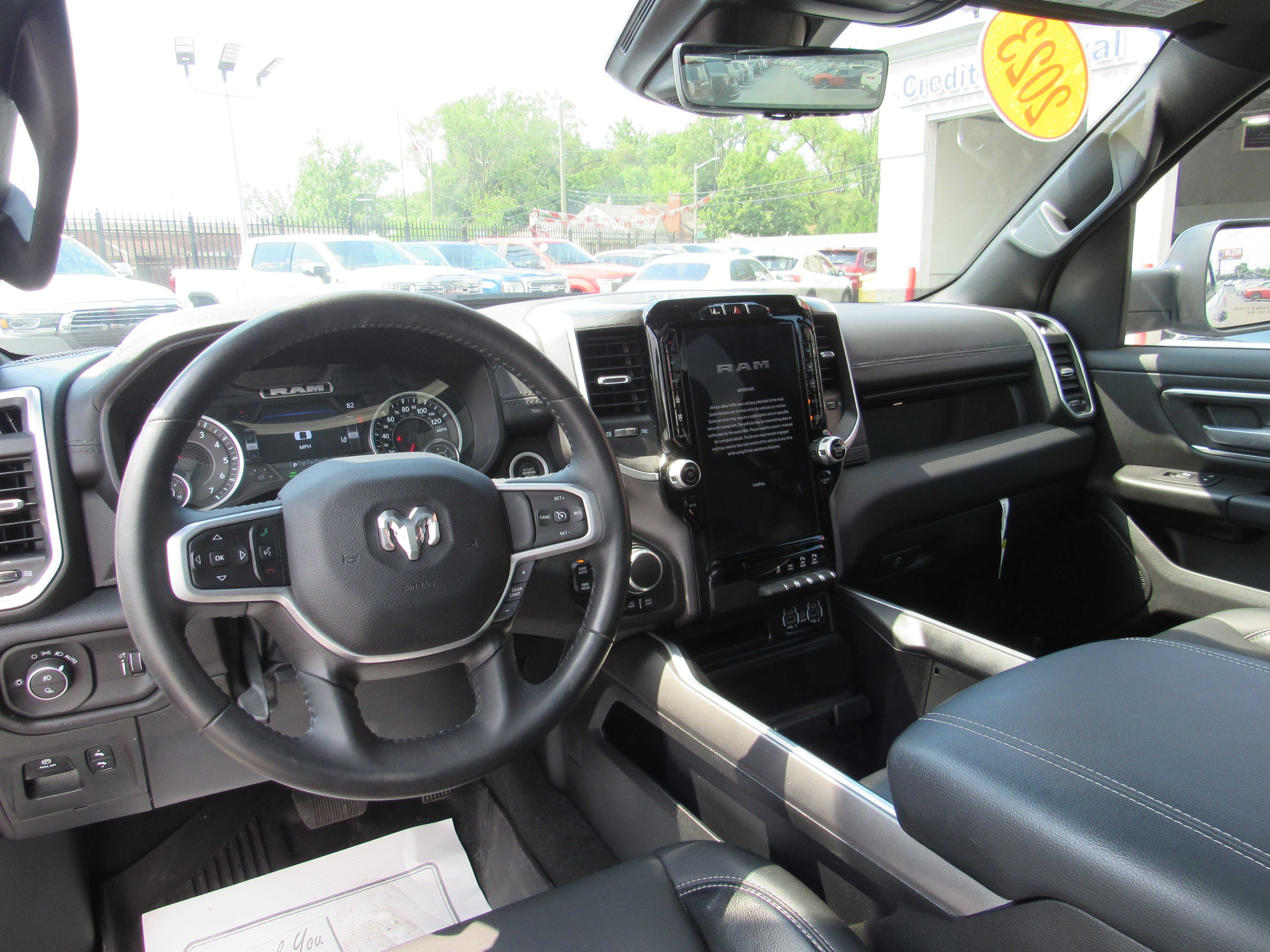 WHITE, 2023 RAM 1500 CREW CAB Thumnail Image 12