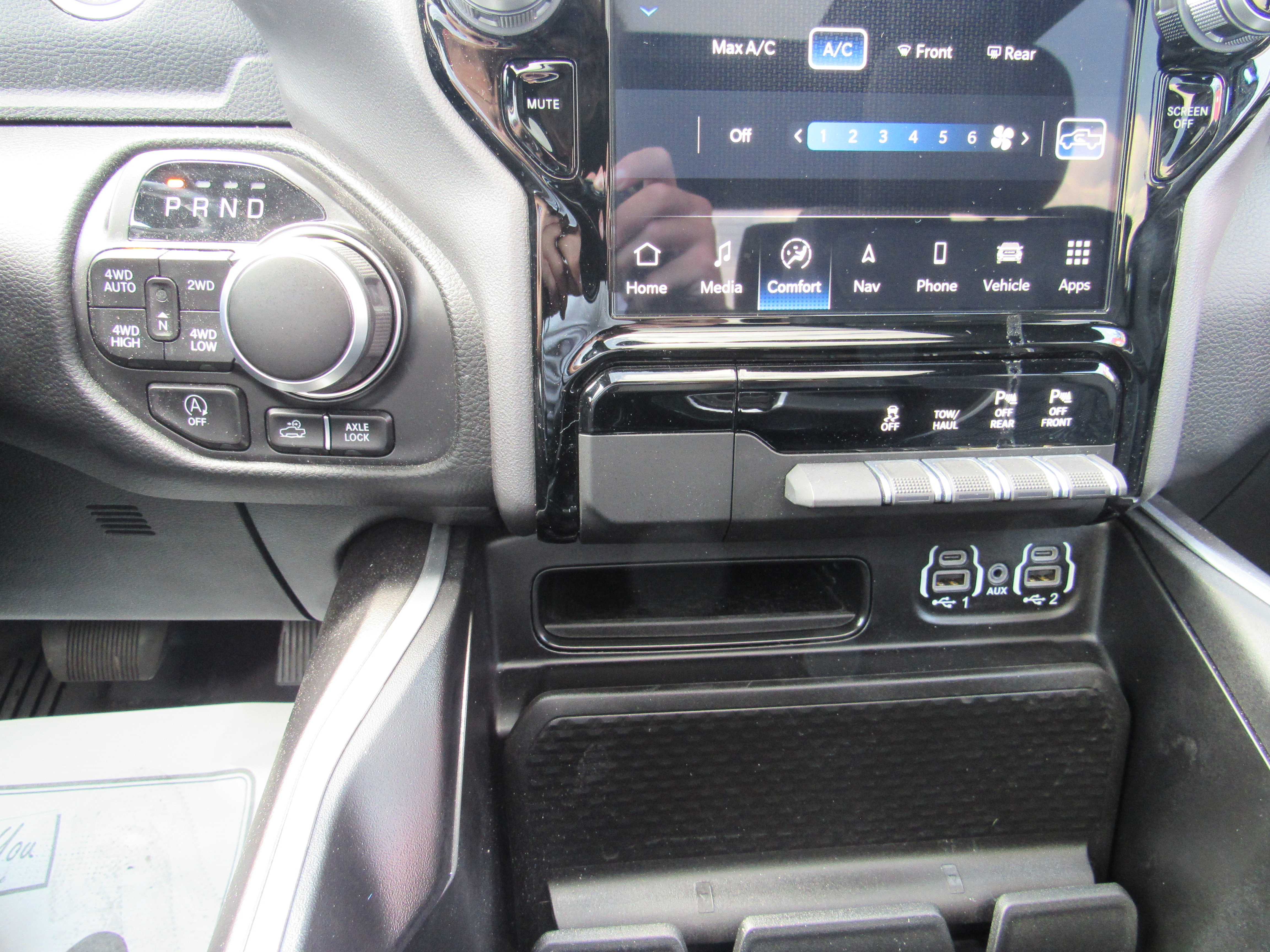 WHITE, 2023 RAM 1500 CREW CAB Thumnail Image 16
