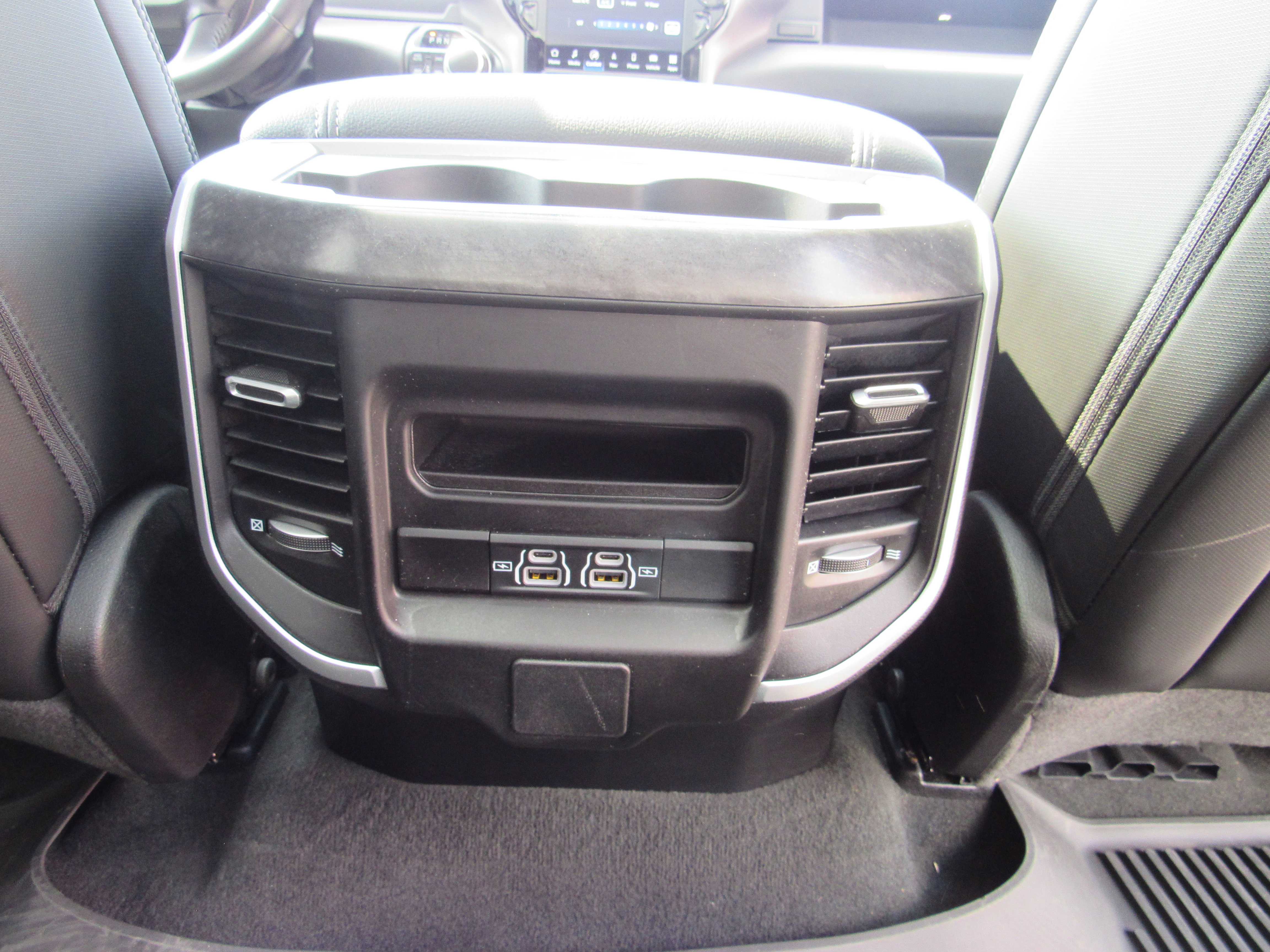 WHITE, 2023 RAM 1500 CREW CAB Thumnail Image 23