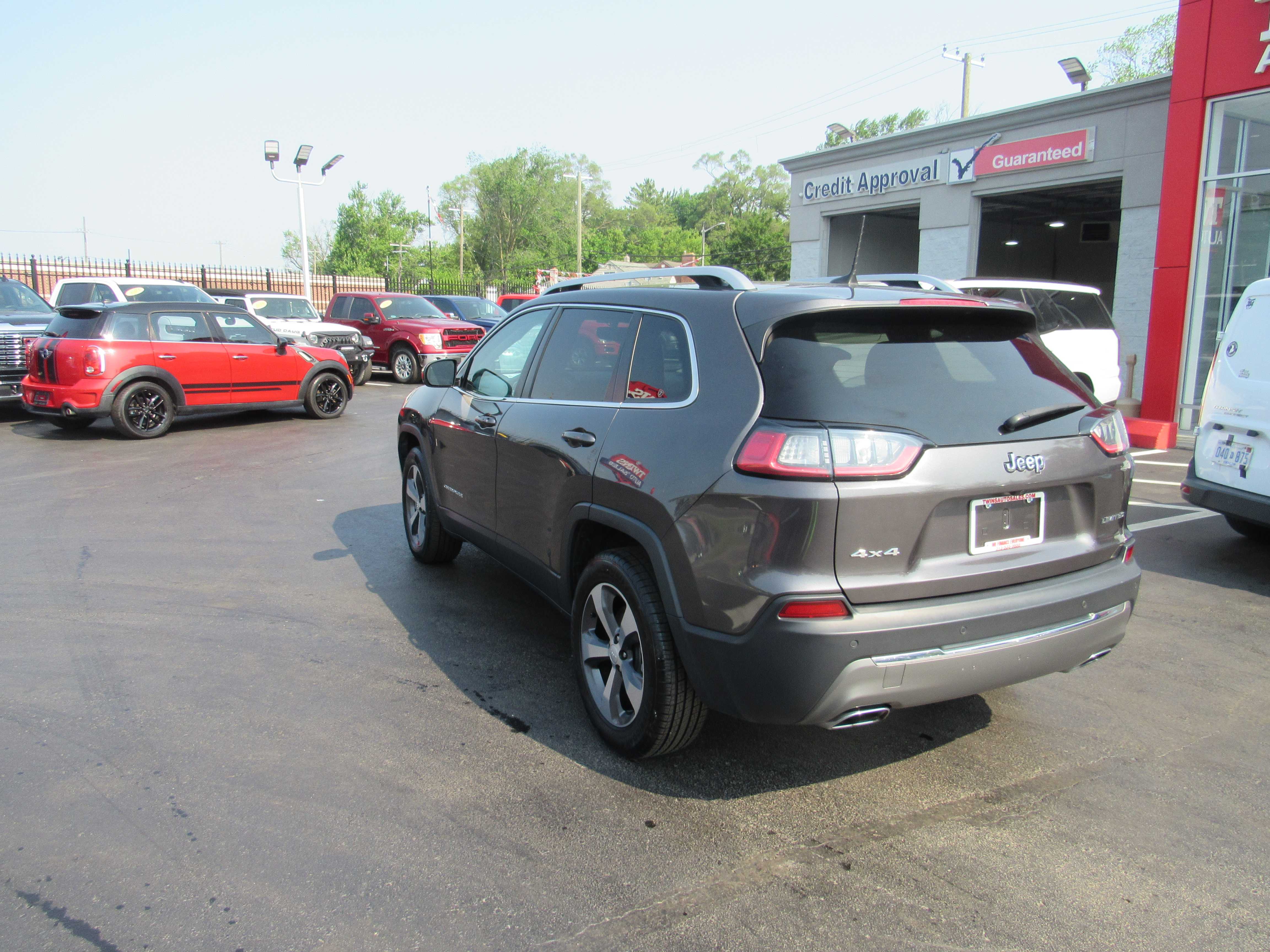 GREY, 2019 JEEP CHEROKEE Thumnail Image 3