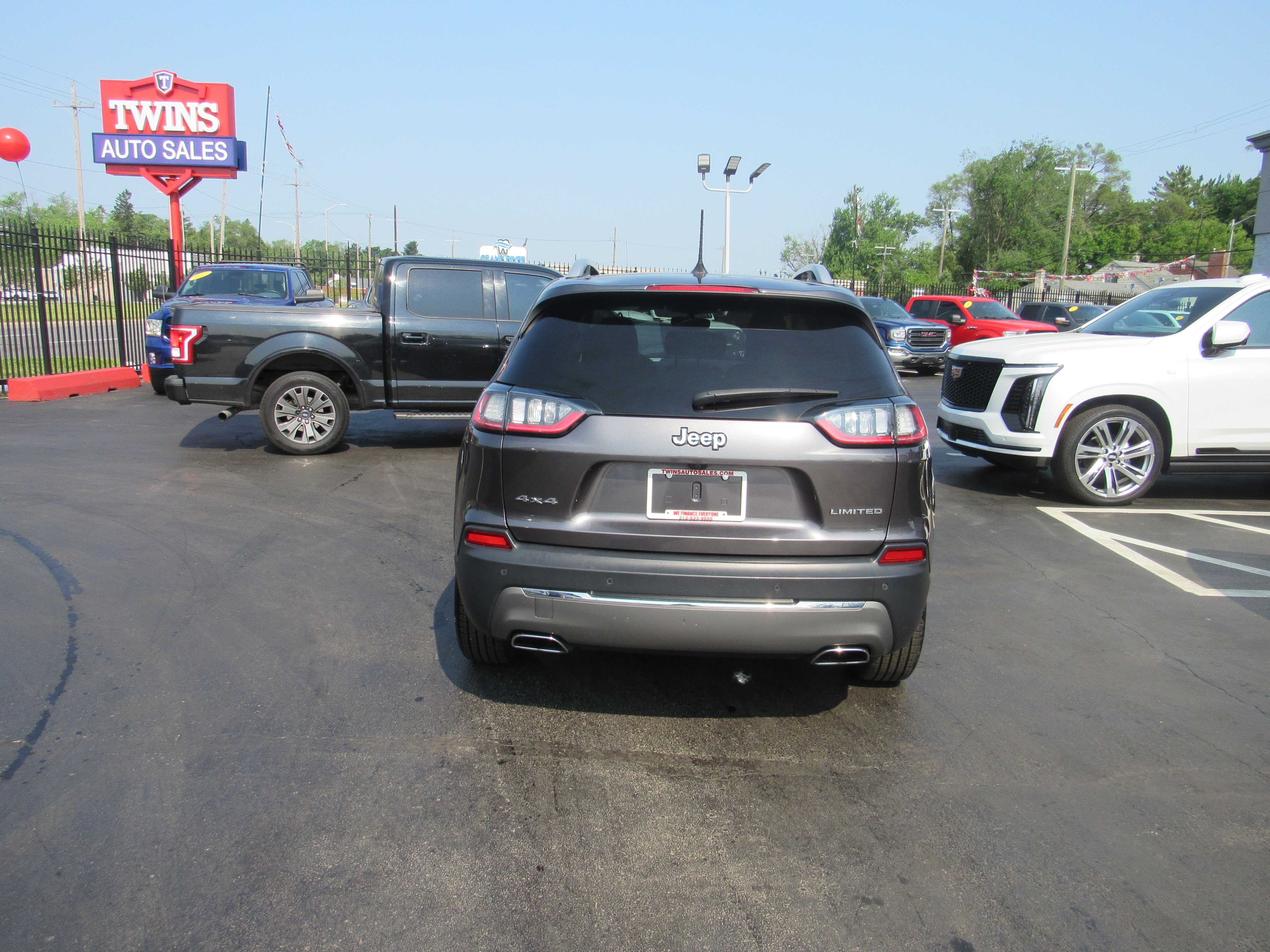 GREY, 2019 JEEP CHEROKEE Thumnail Image 4