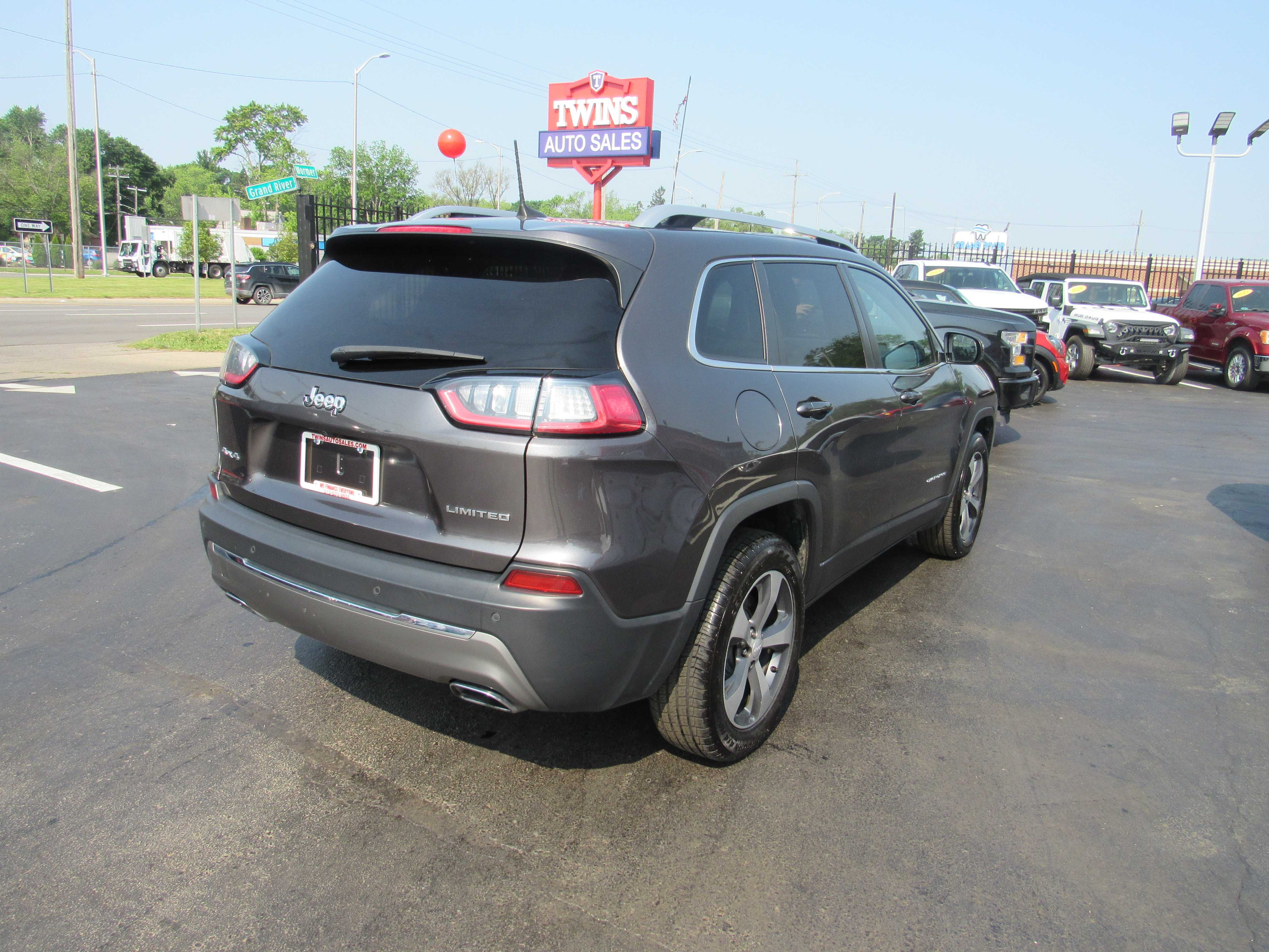 GREY, 2019 JEEP CHEROKEE Thumnail Image 5