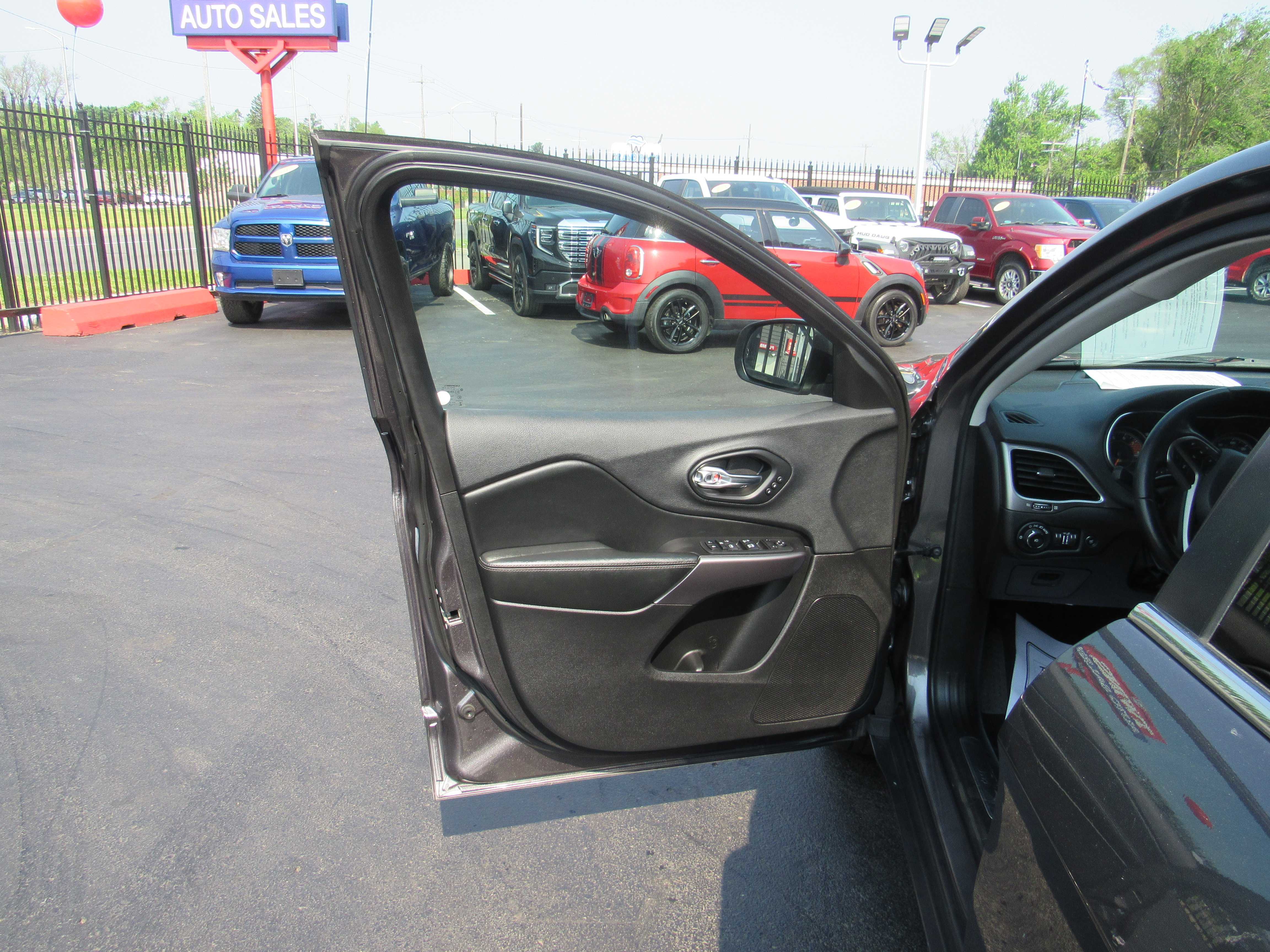GREY, 2019 JEEP CHEROKEE Thumnail Image 8