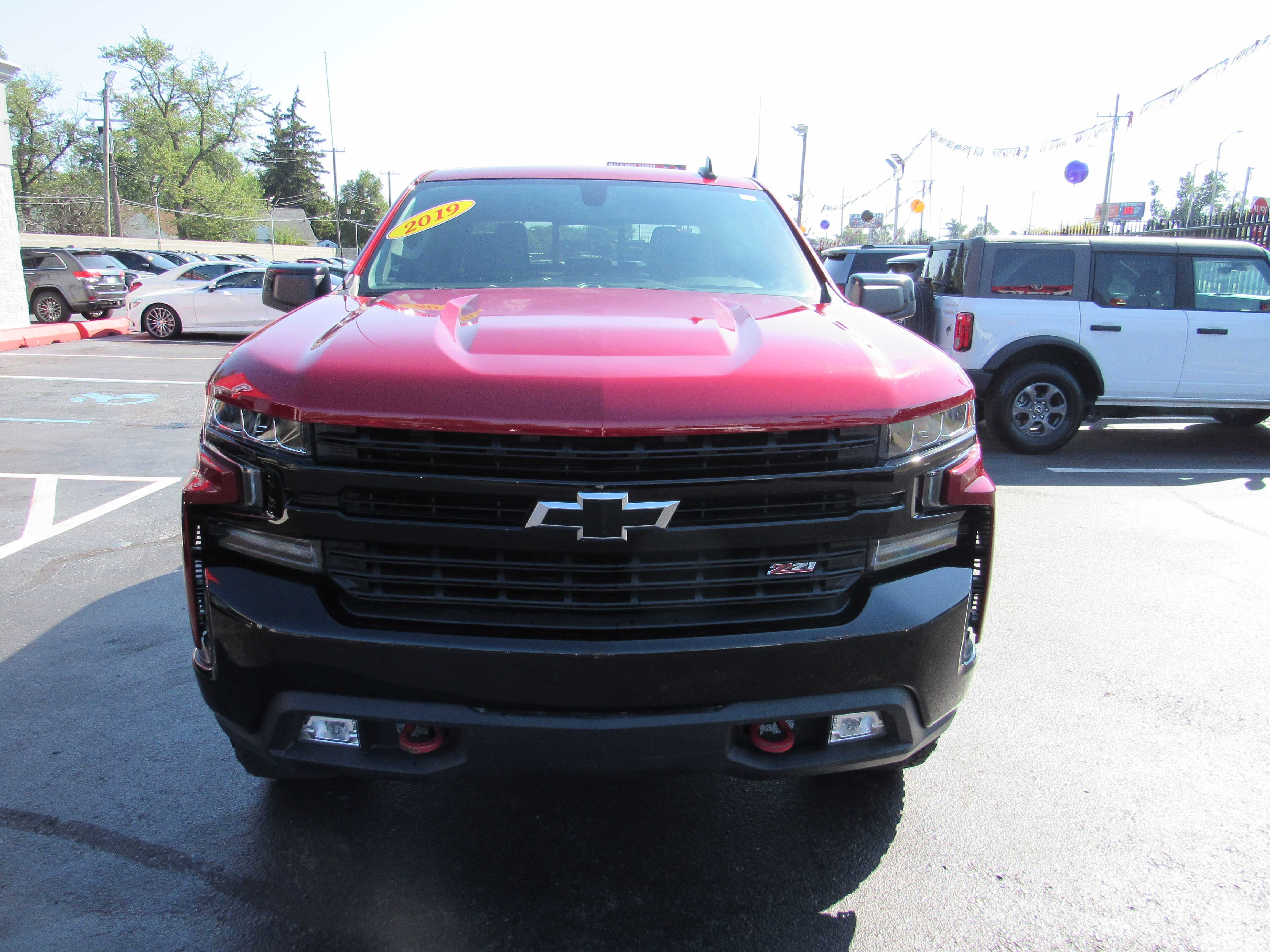 RED, 2019 CHEVROLET SILVERADO 1500 CREW CAB Thumnail Image 3