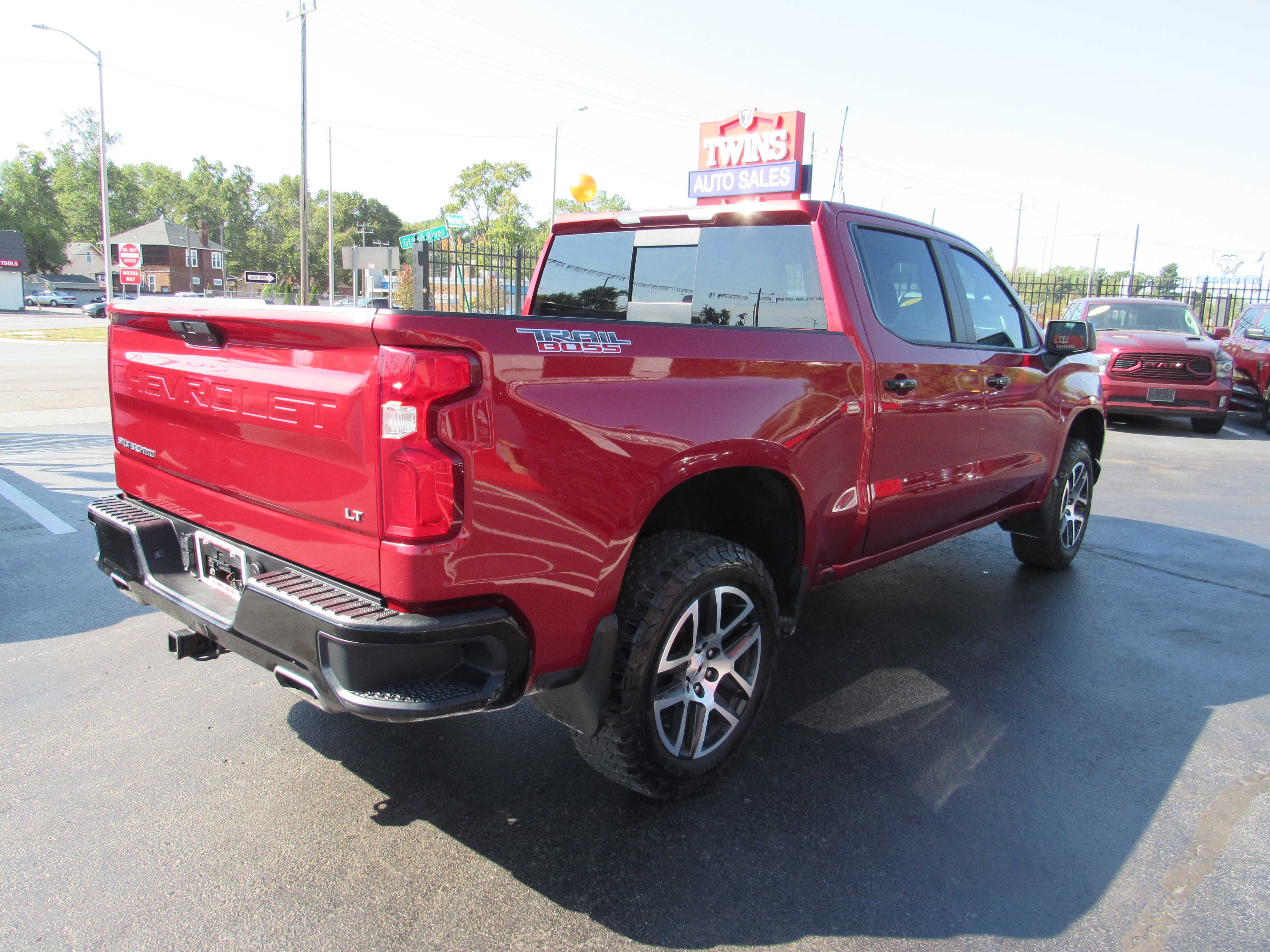 RED, 2019 CHEVROLET SILVERADO 1500 CREW CAB Thumnail Image 6