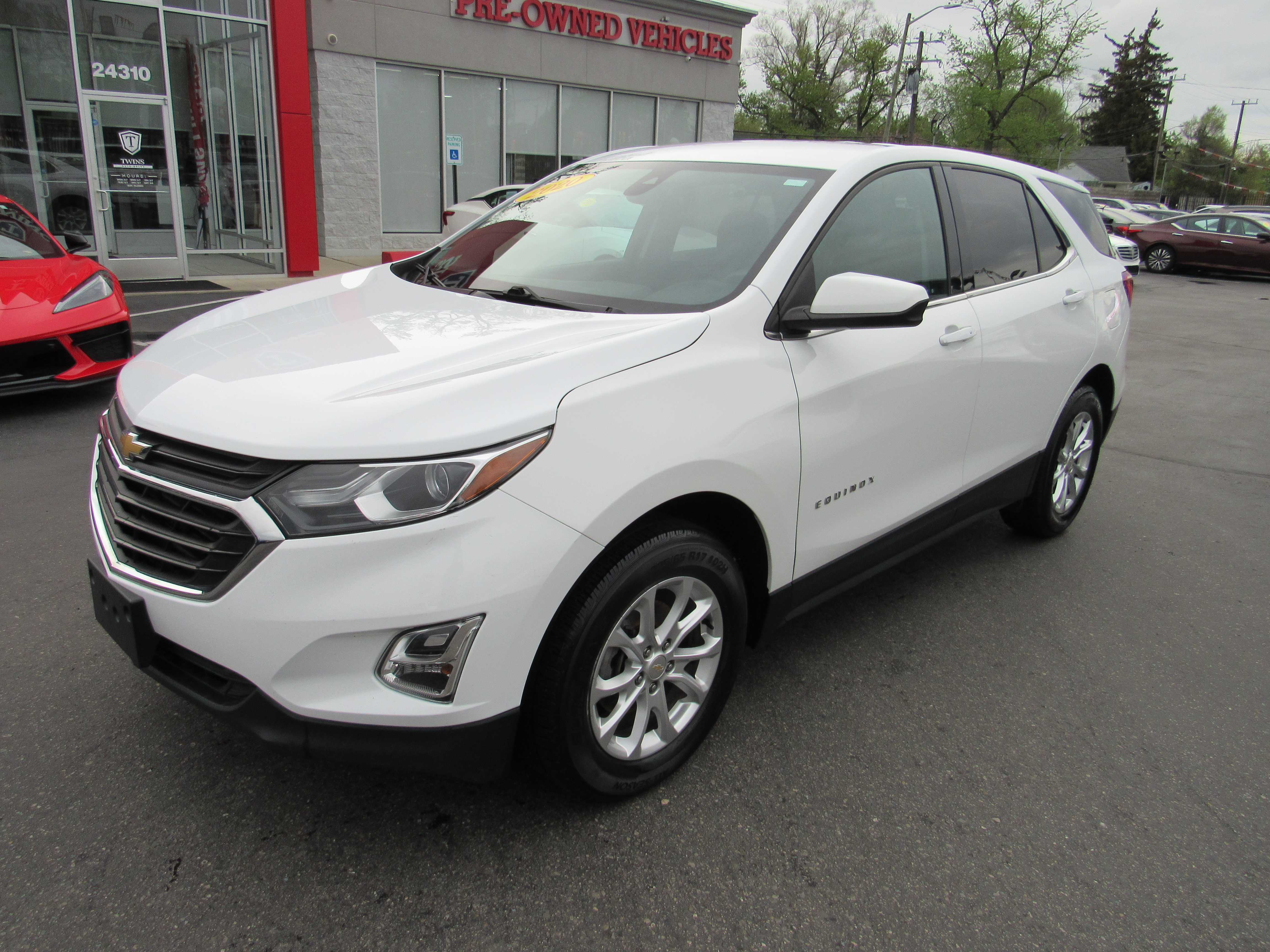 WHITE, 2020 CHEVROLET EQUINOX Thumnail Image 2