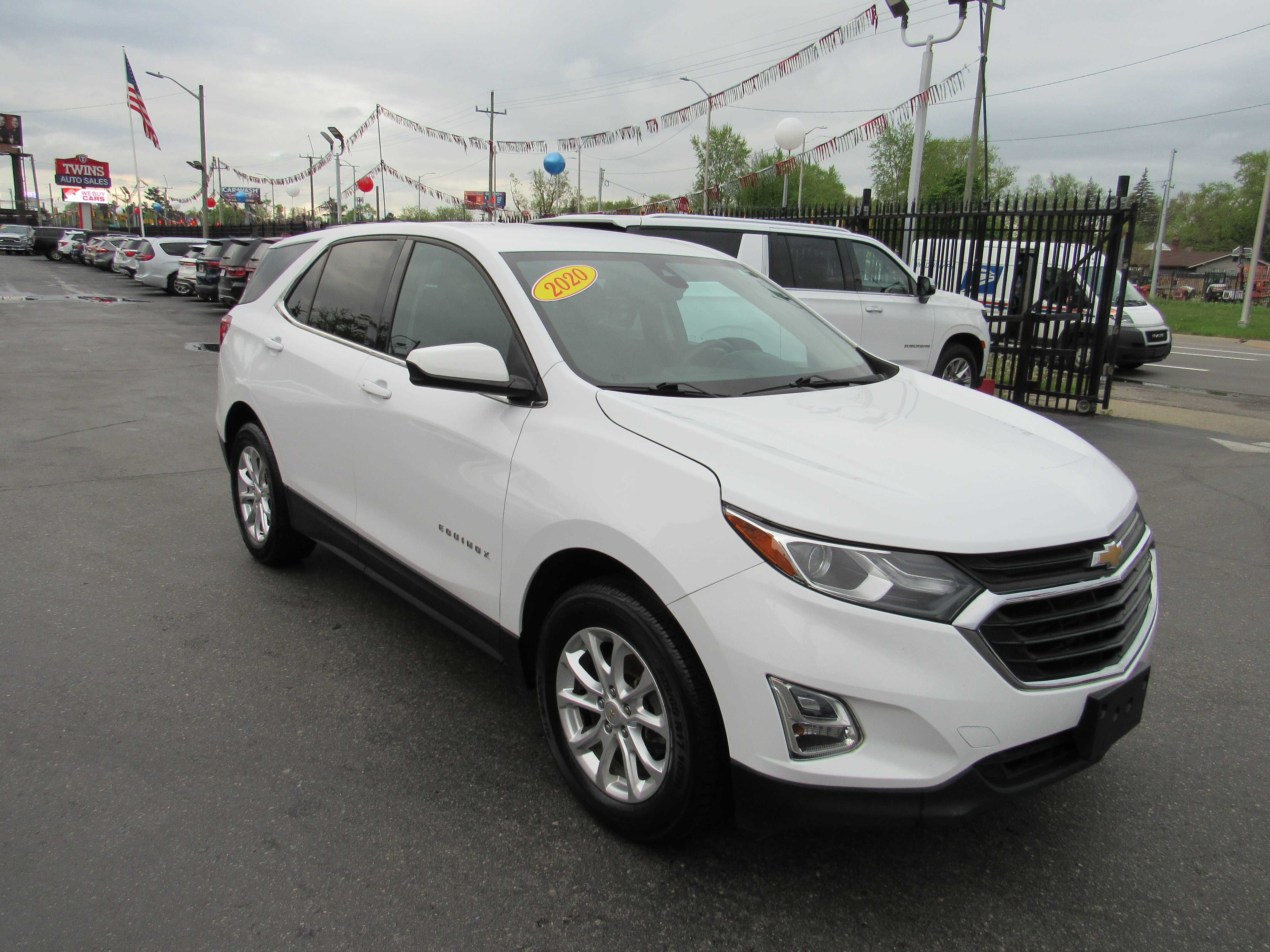 WHITE, 2020 CHEVROLET EQUINOX Thumnail Image 4