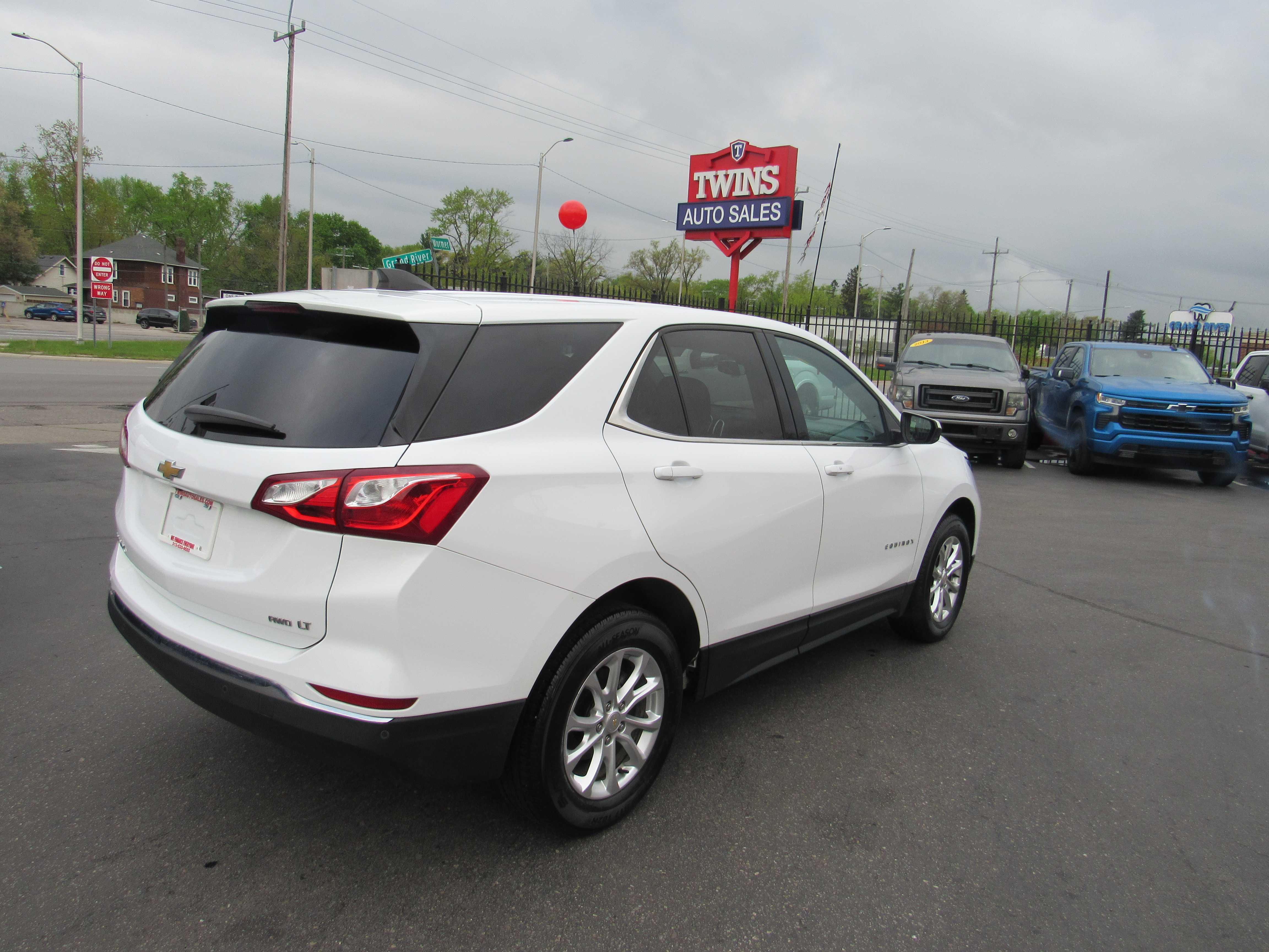 WHITE, 2020 CHEVROLET EQUINOX Thumnail Image 6