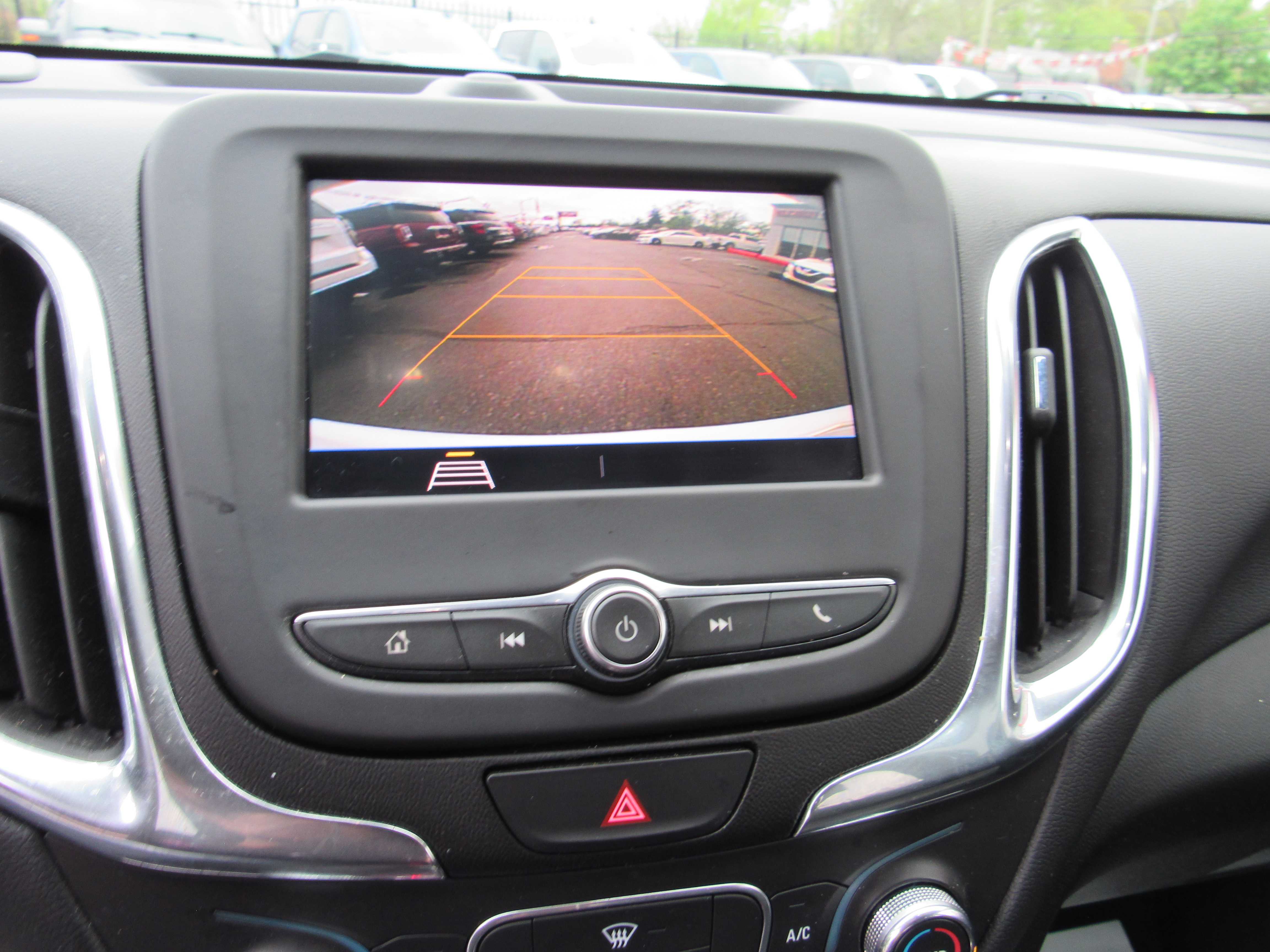WHITE, 2020 CHEVROLET EQUINOX Thumnail Image 16