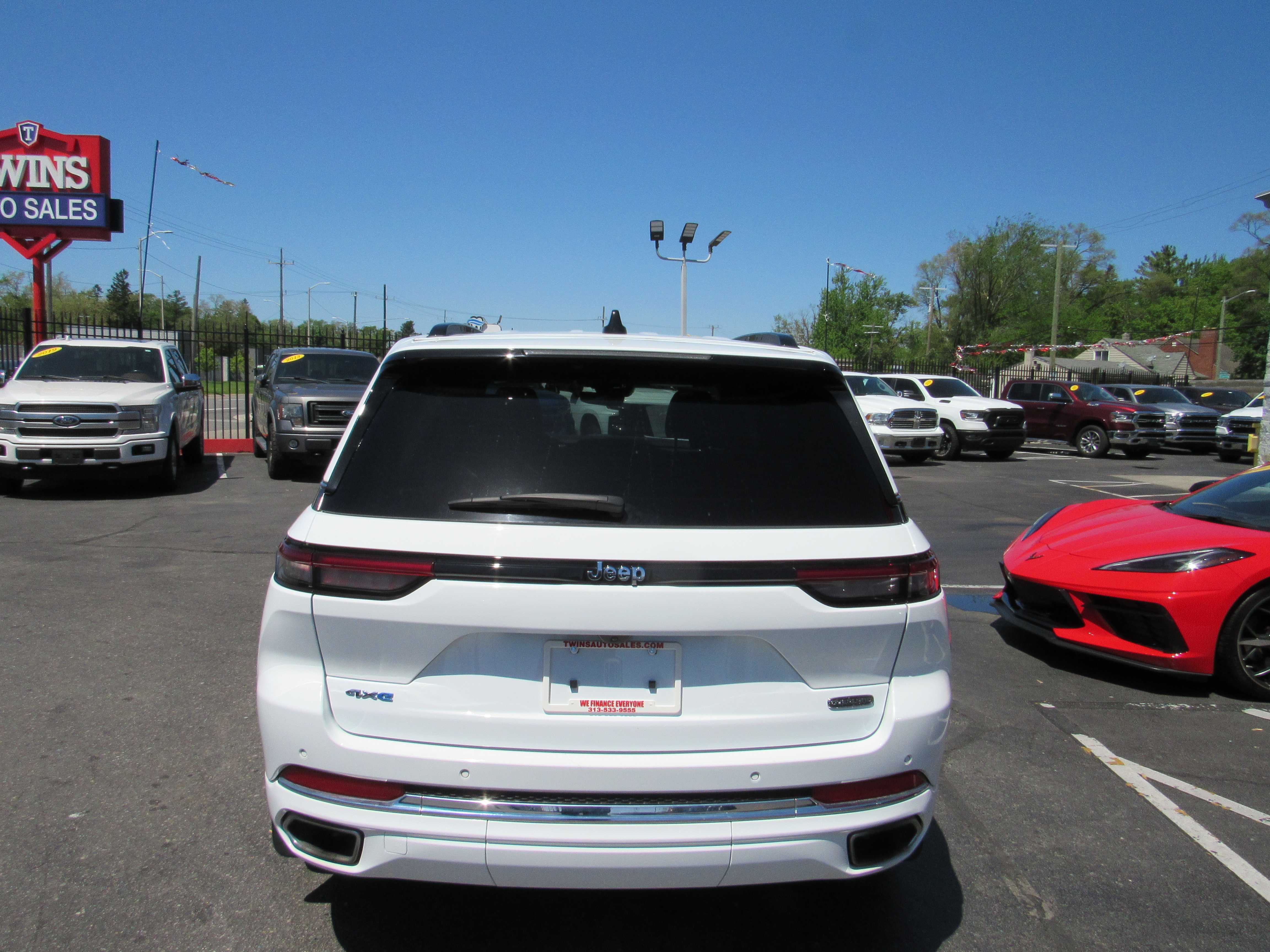 WHITE, 2023 JEEP GRAND CHEROKEE 4XE Thumnail Image 3