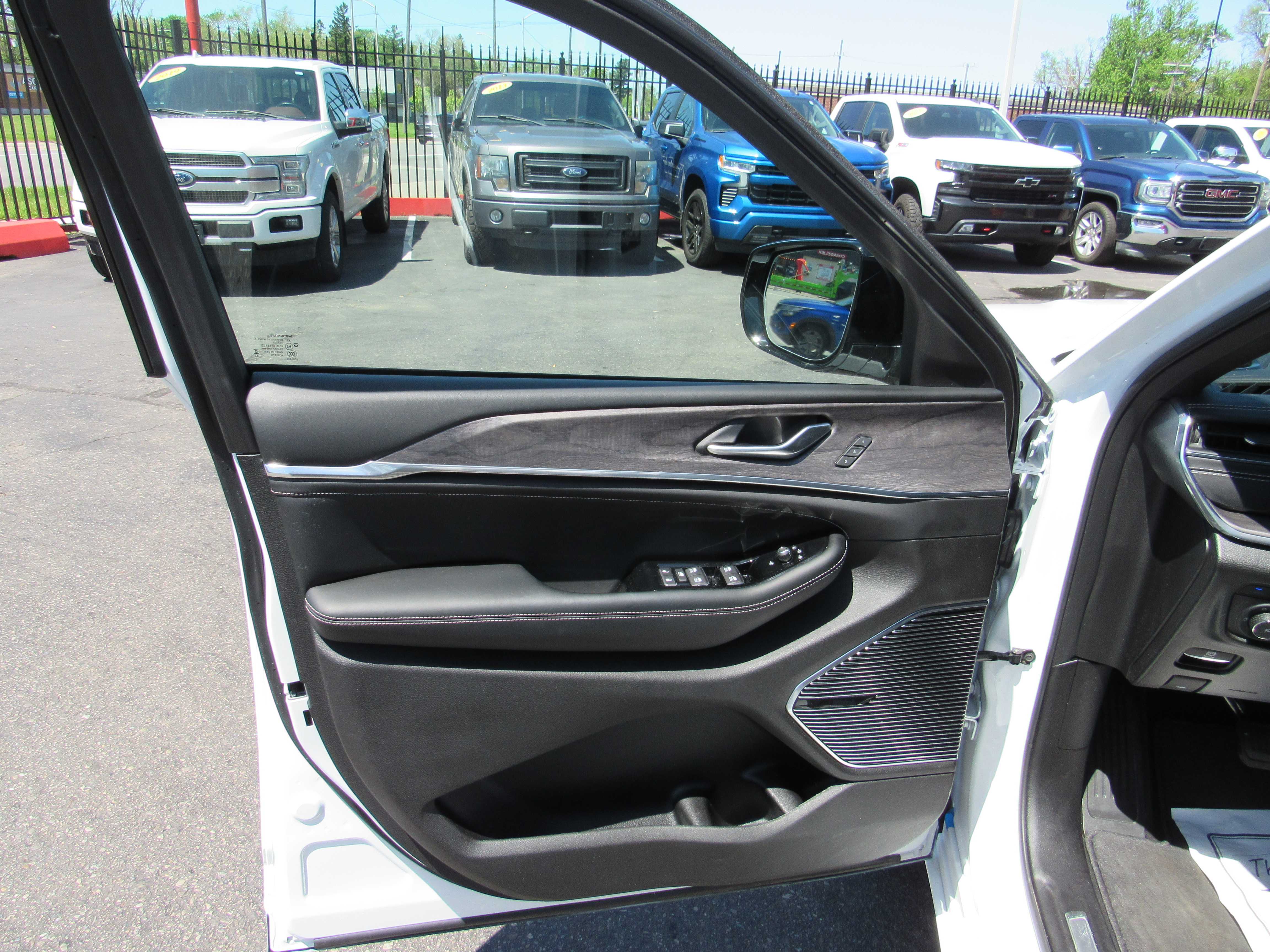 WHITE, 2023 JEEP GRAND CHEROKEE 4XE Thumnail Image 7