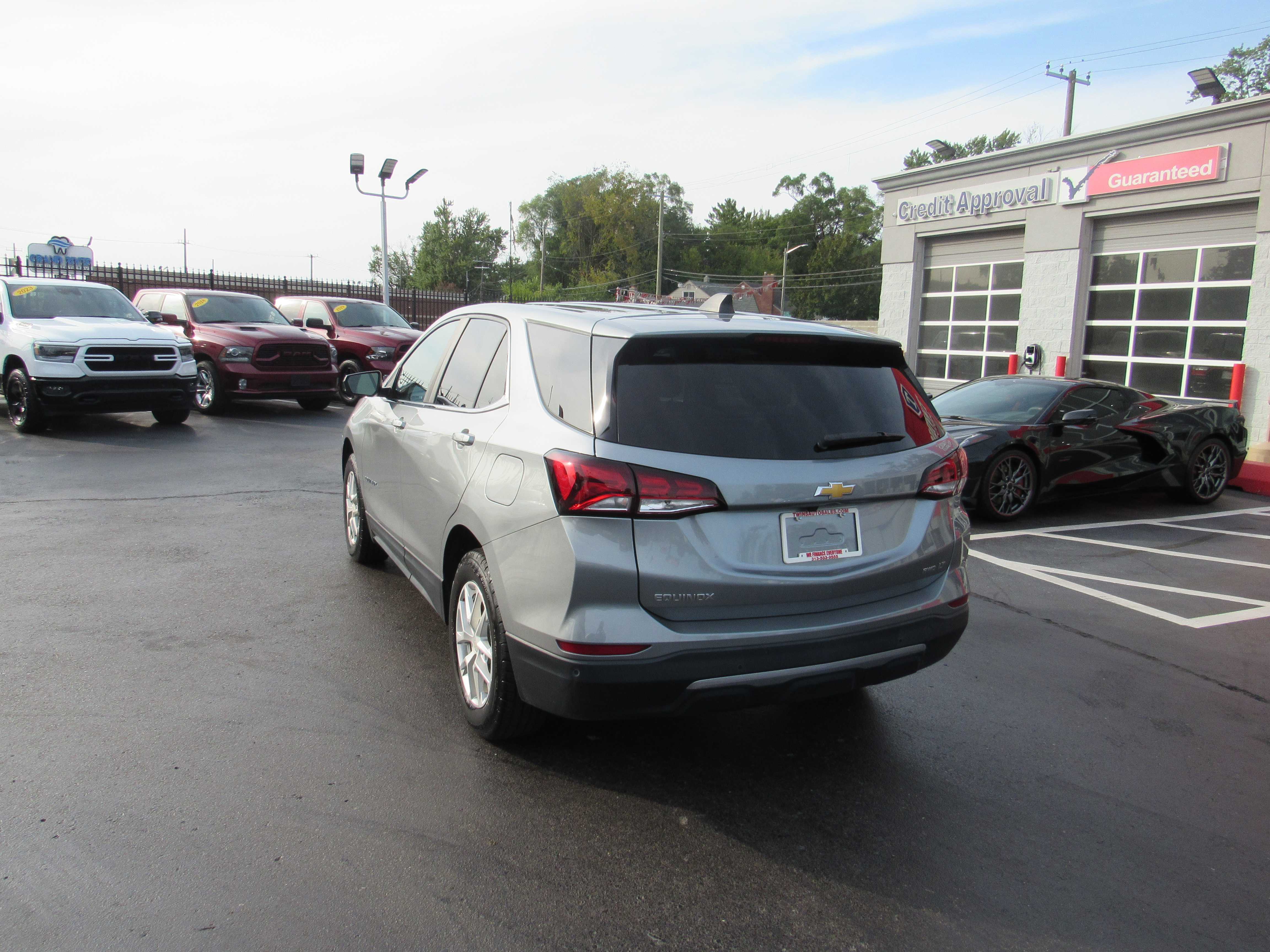 GREY, 2023 CHEVROLET EQUINOX Thumnail Image 3