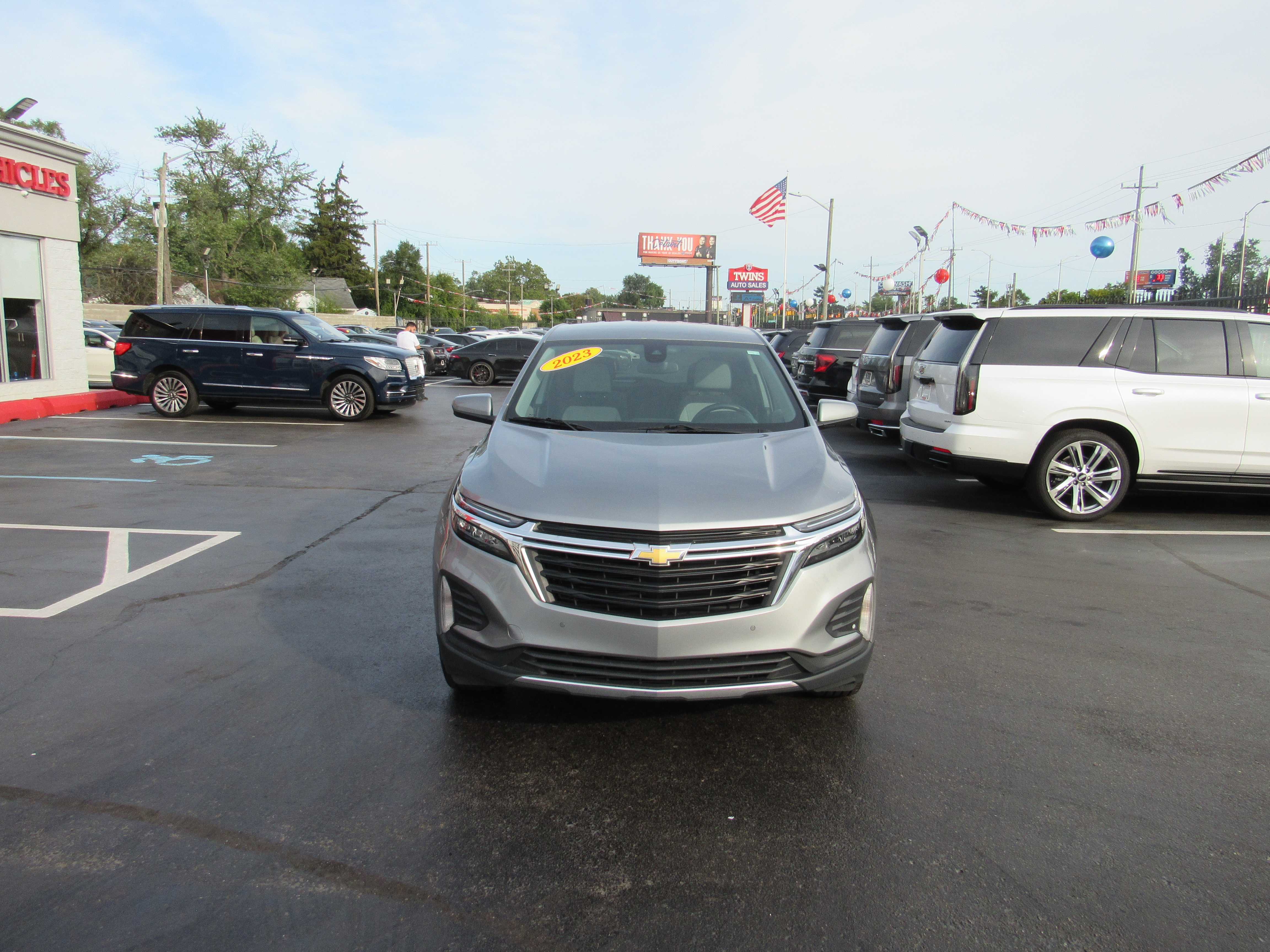 GREY, 2023 CHEVROLET EQUINOX Thumnail Image 6