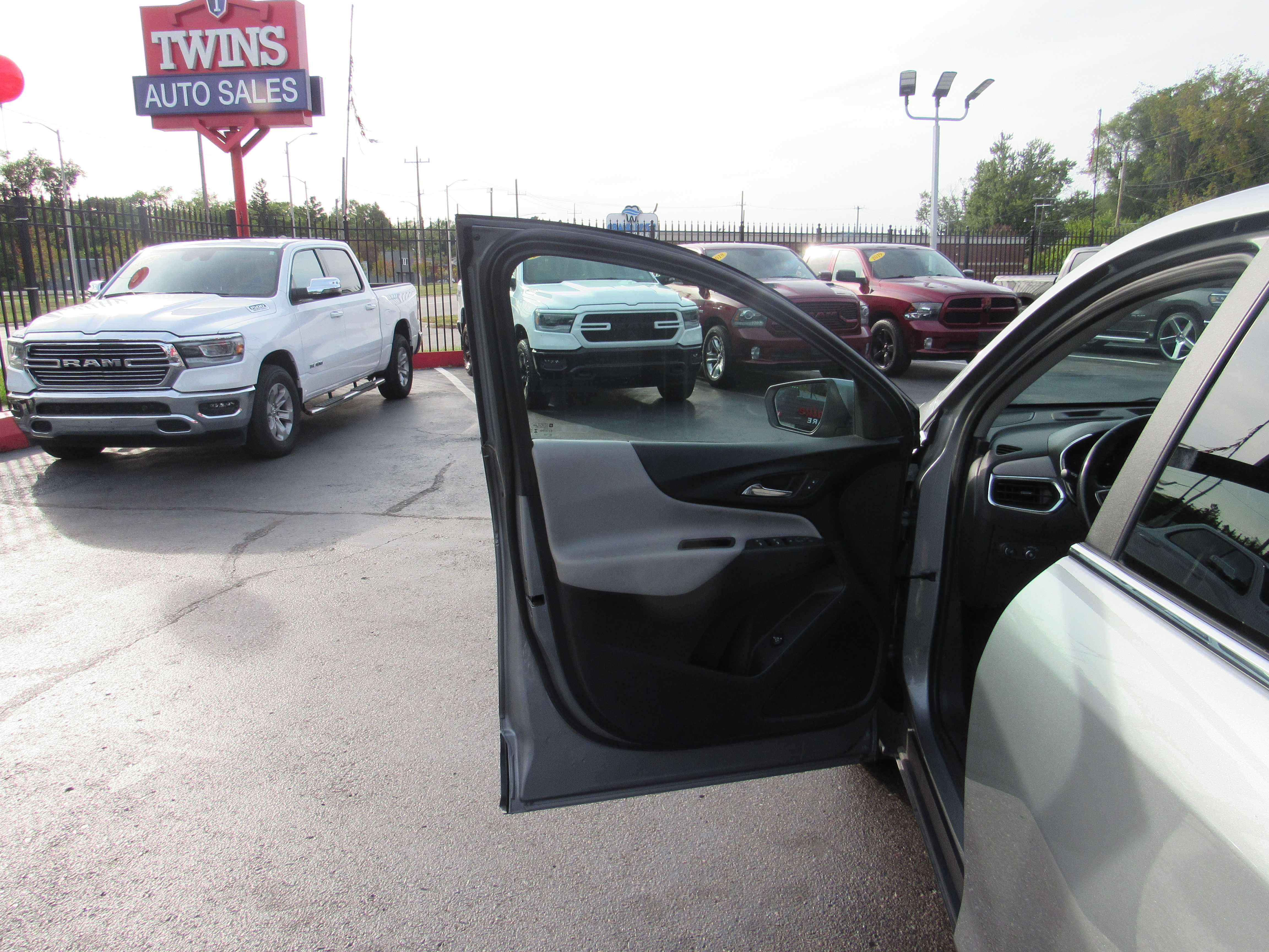 GREY, 2023 CHEVROLET EQUINOX Thumnail Image 7
