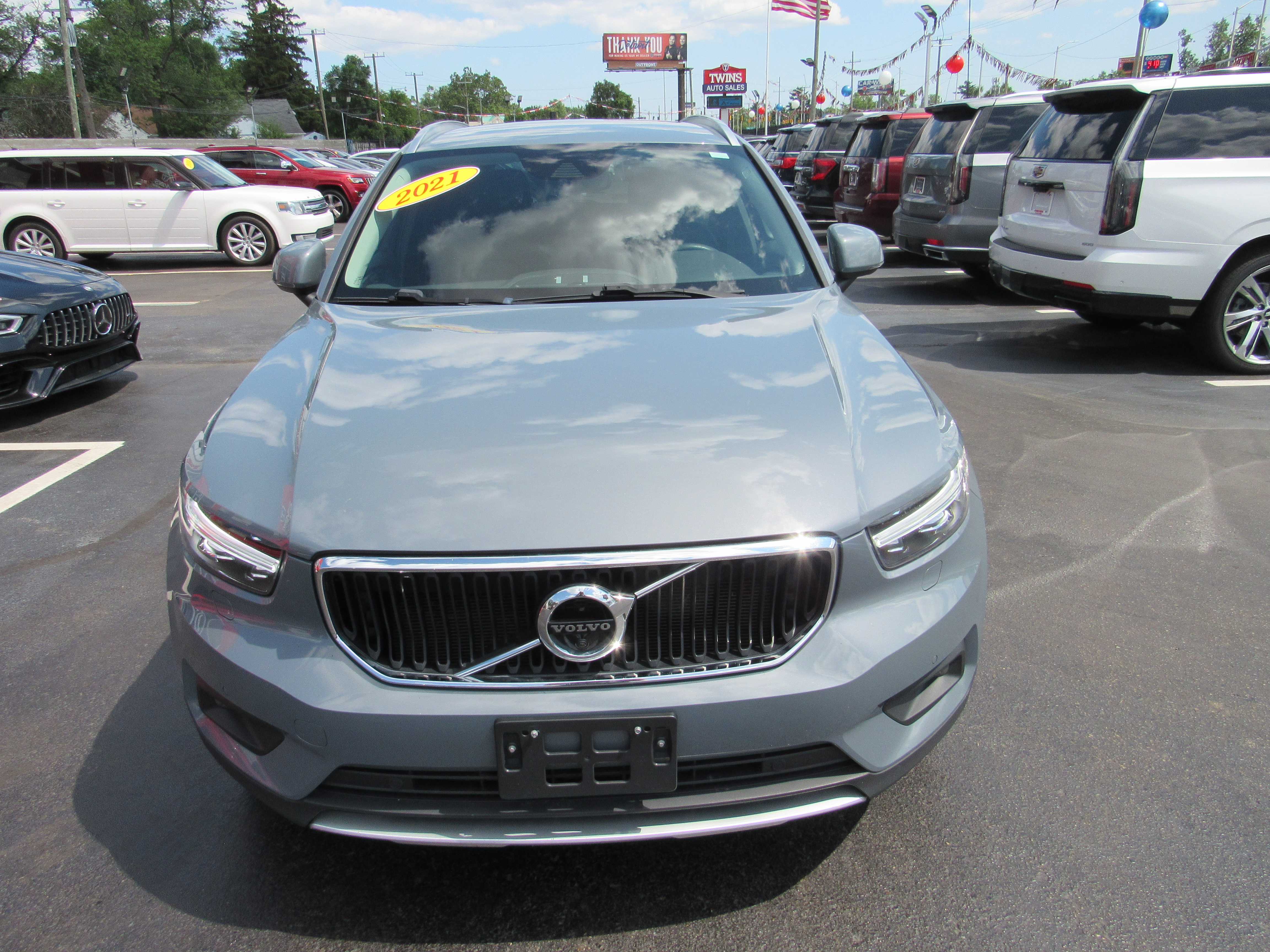 BLUE, 2021 VOLVO XC40 Thumnail Image 3
