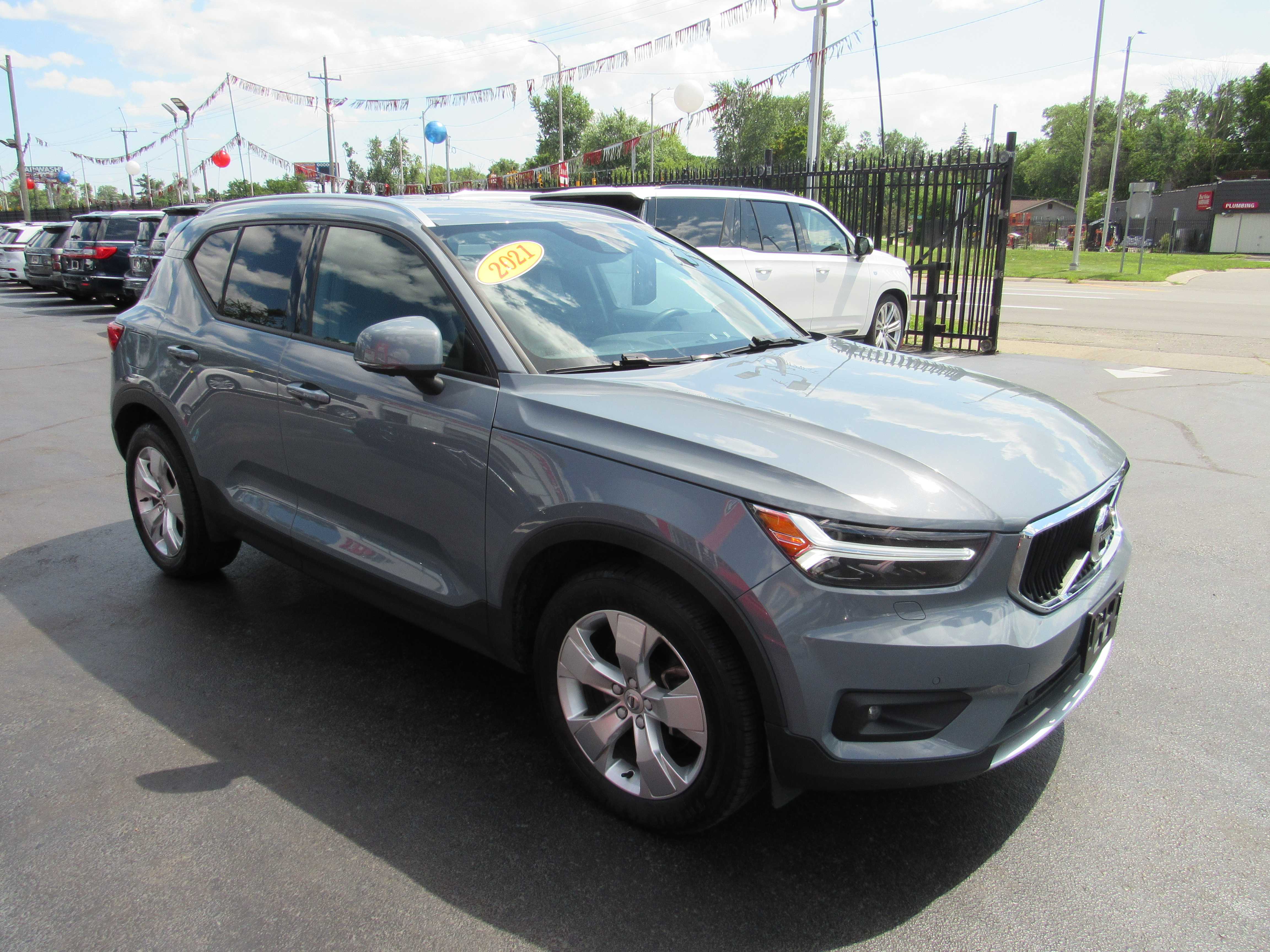 BLUE, 2021 VOLVO XC40 Thumnail Image 4