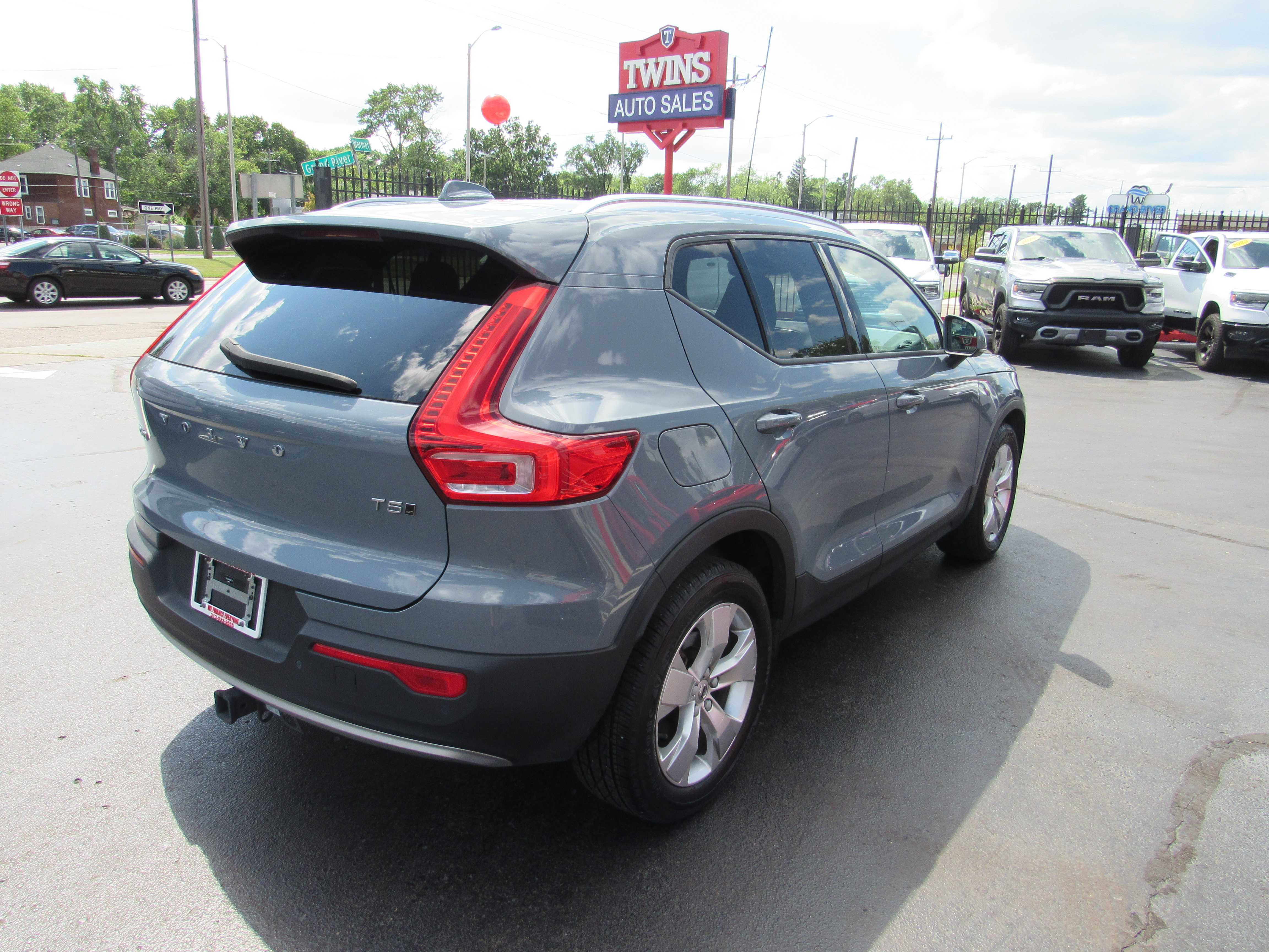 BLUE, 2021 VOLVO XC40 Thumnail Image 6