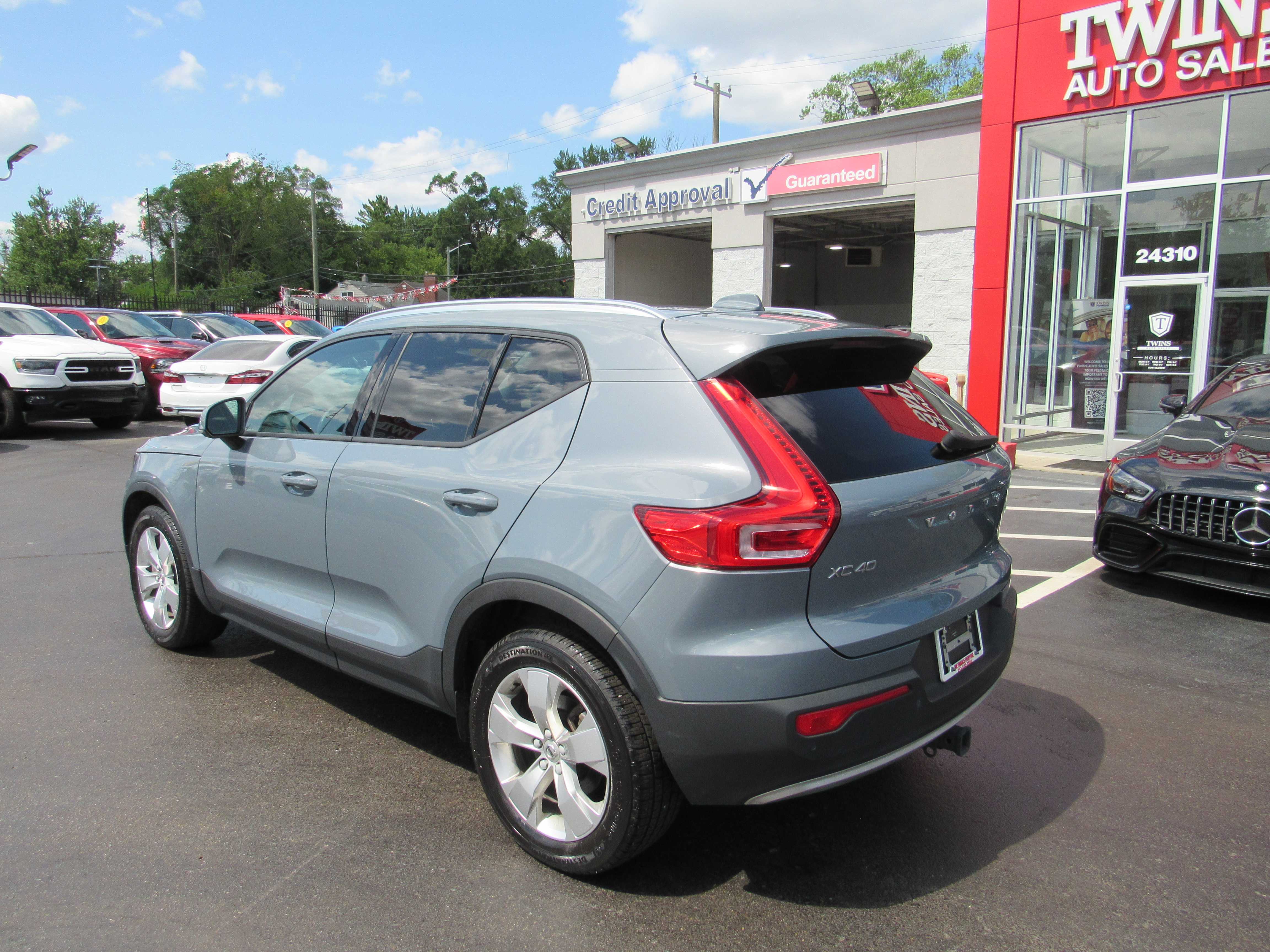 BLUE, 2021 VOLVO XC40 Thumnail Image 8