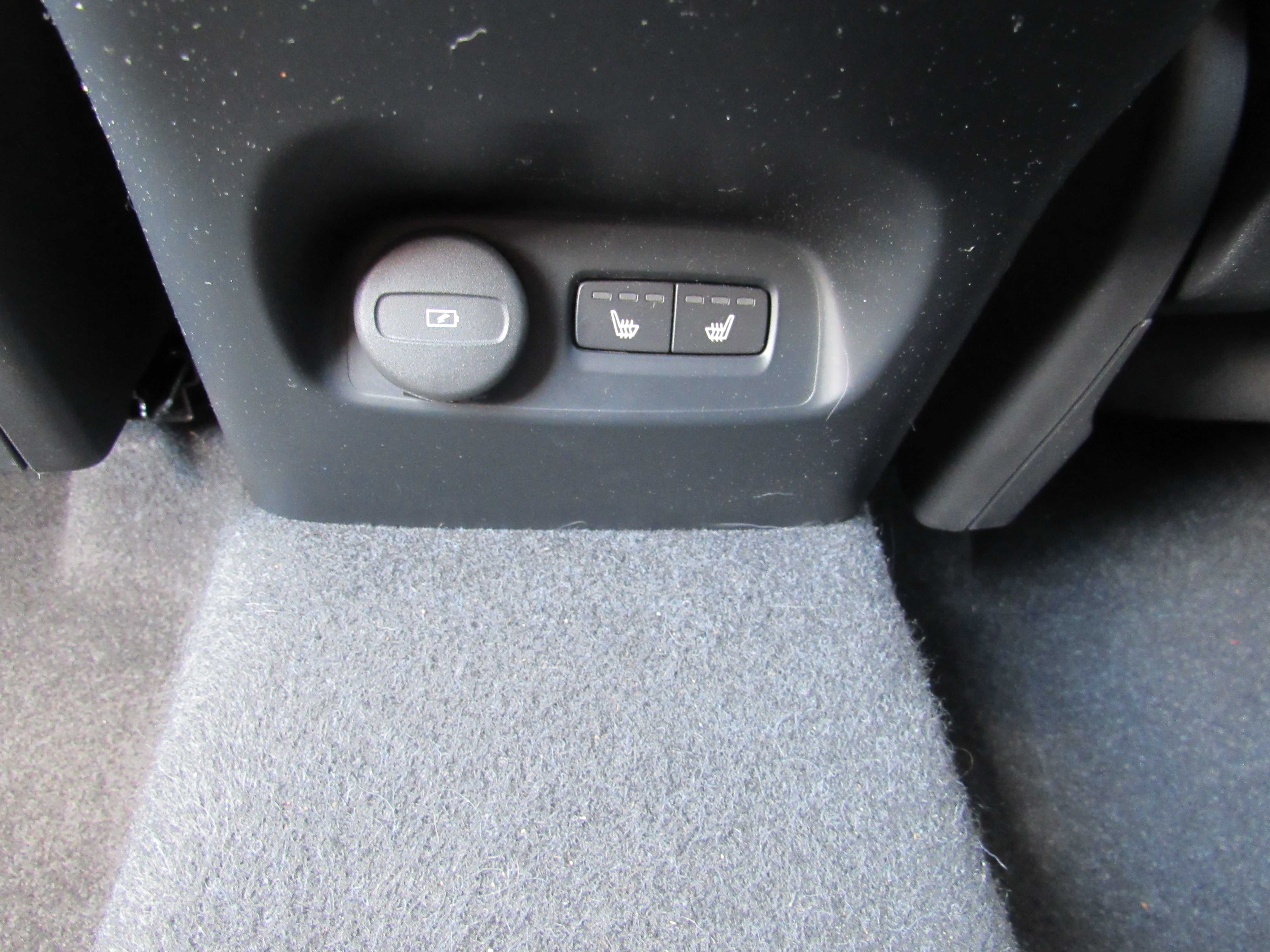 BLUE, 2021 VOLVO XC40 Thumnail Image 13