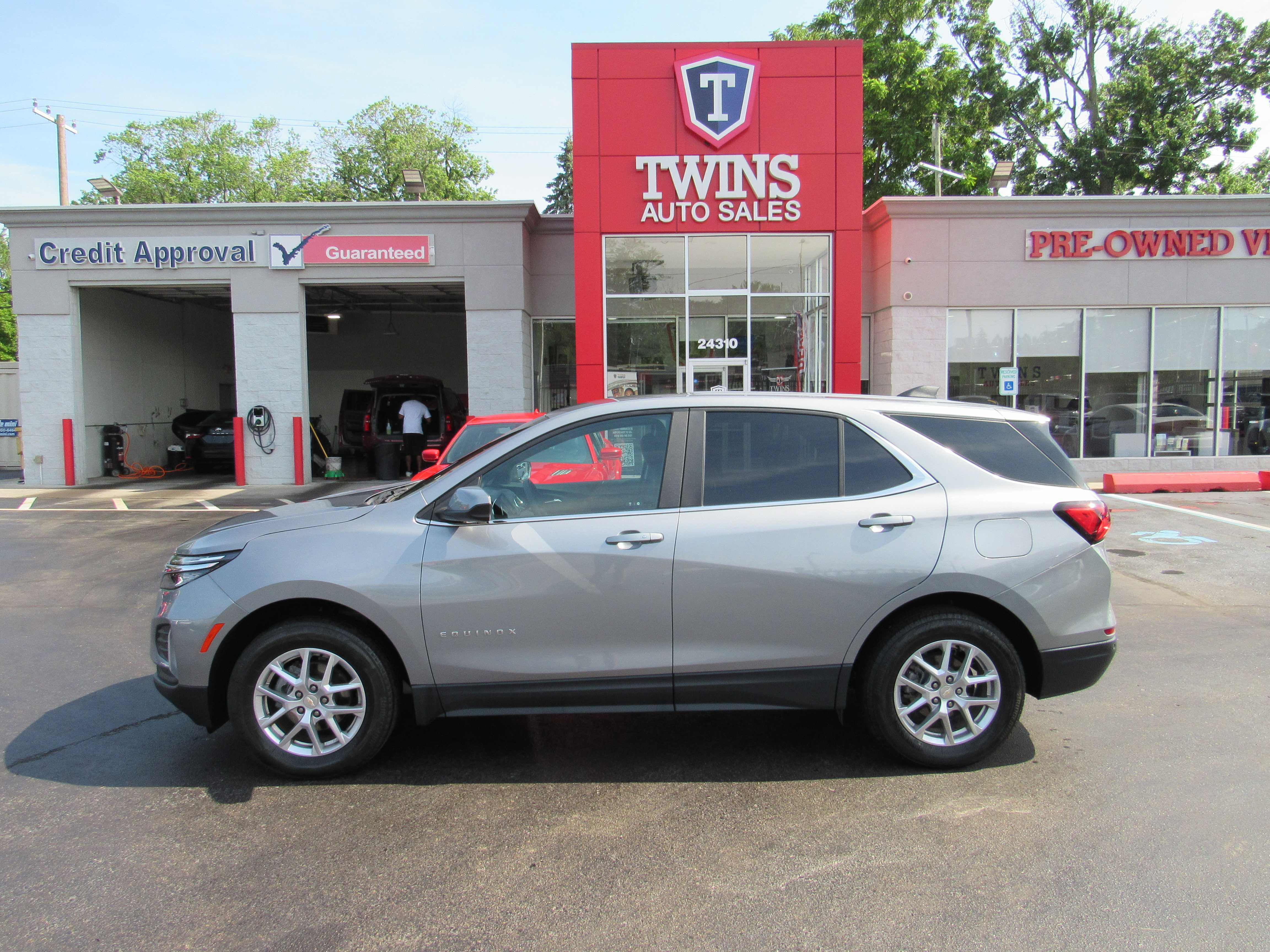 GREY, 2023 CHEVROLET EQUINOX Image 