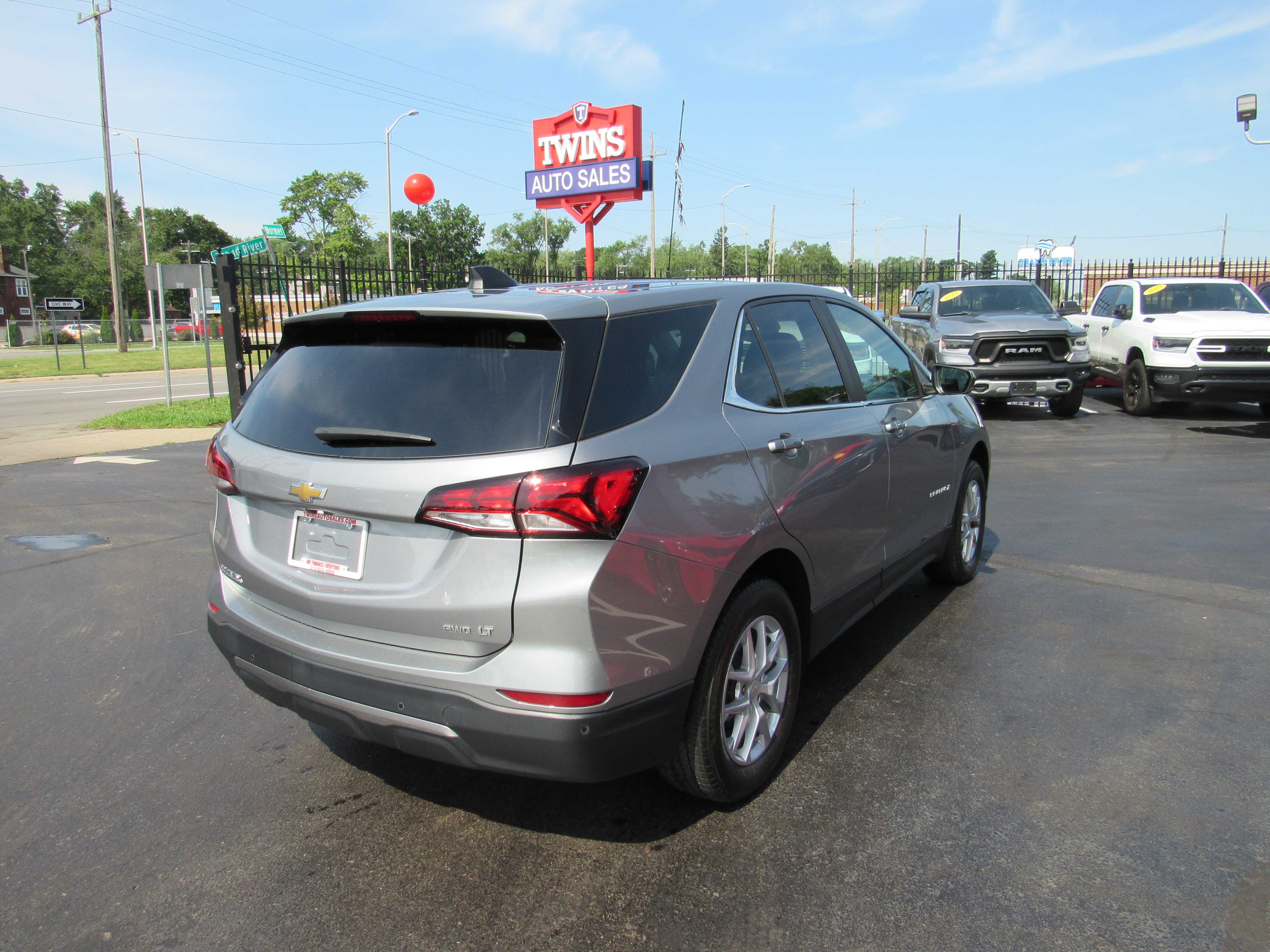 GREY, 2023 CHEVROLET EQUINOX Thumnail Image 6