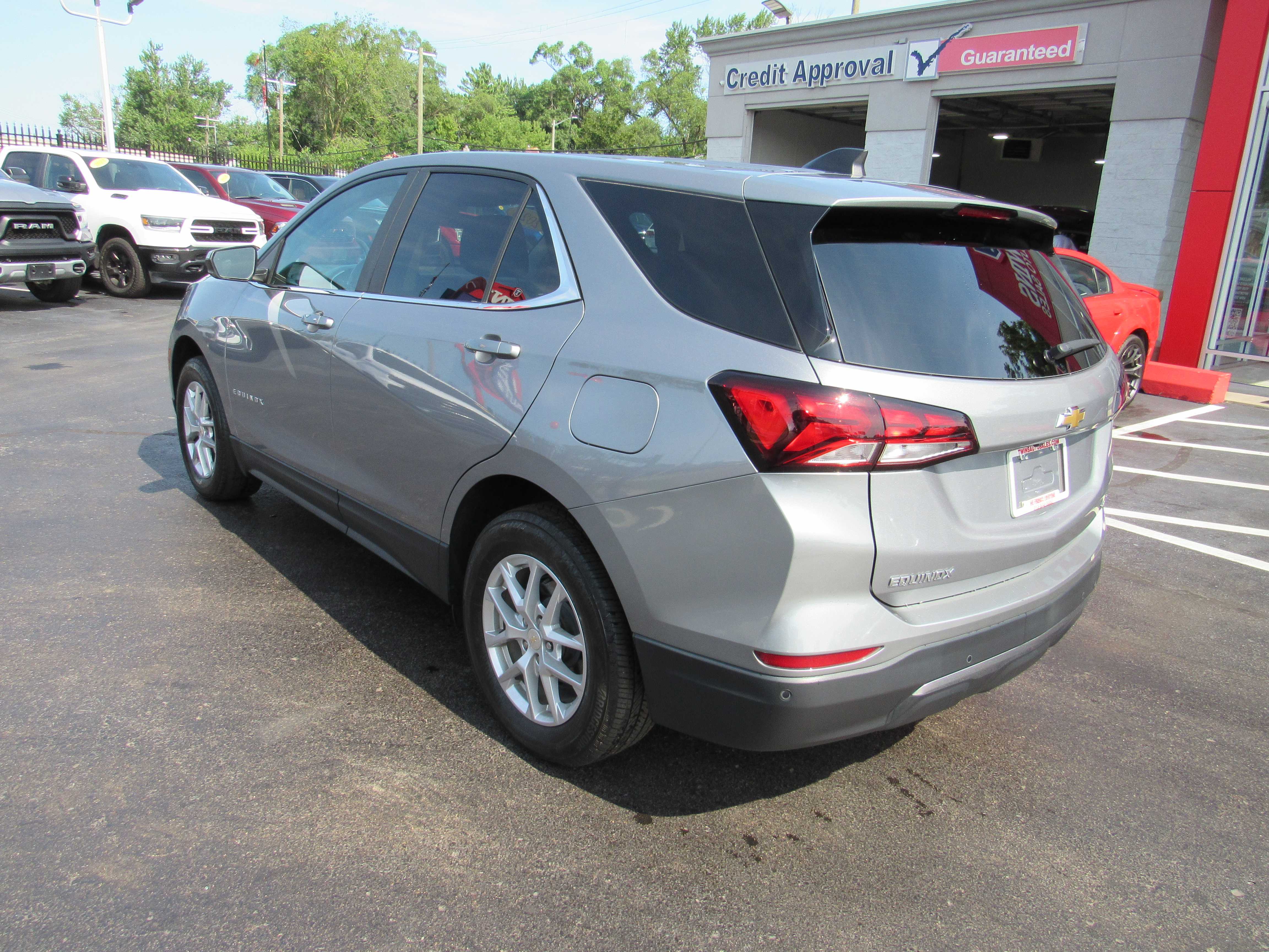 GREY, 2023 CHEVROLET EQUINOX Thumnail Image 8