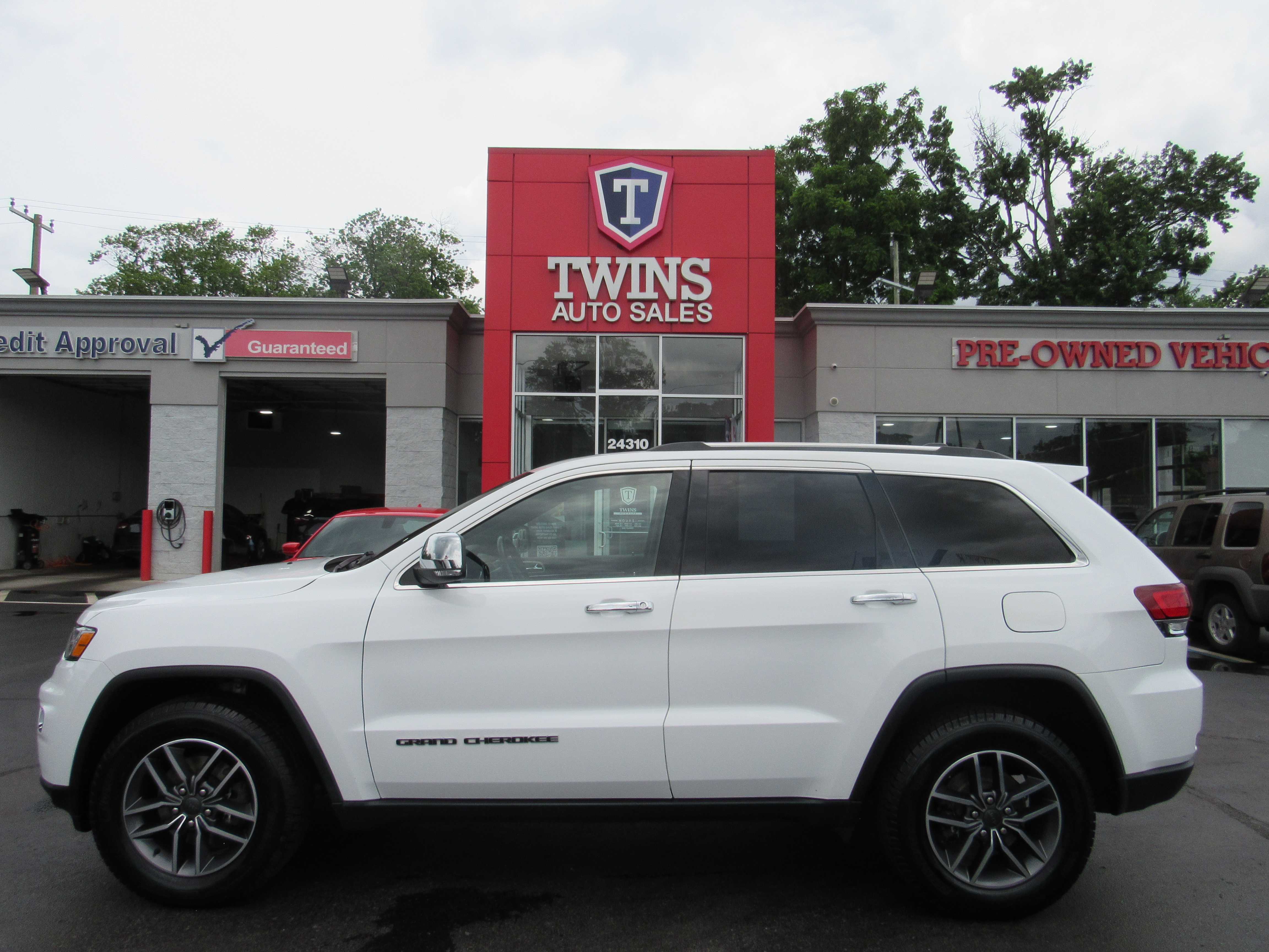 WHITE, 2020 JEEP GRAND CHEROKEE Thumnail Image 1