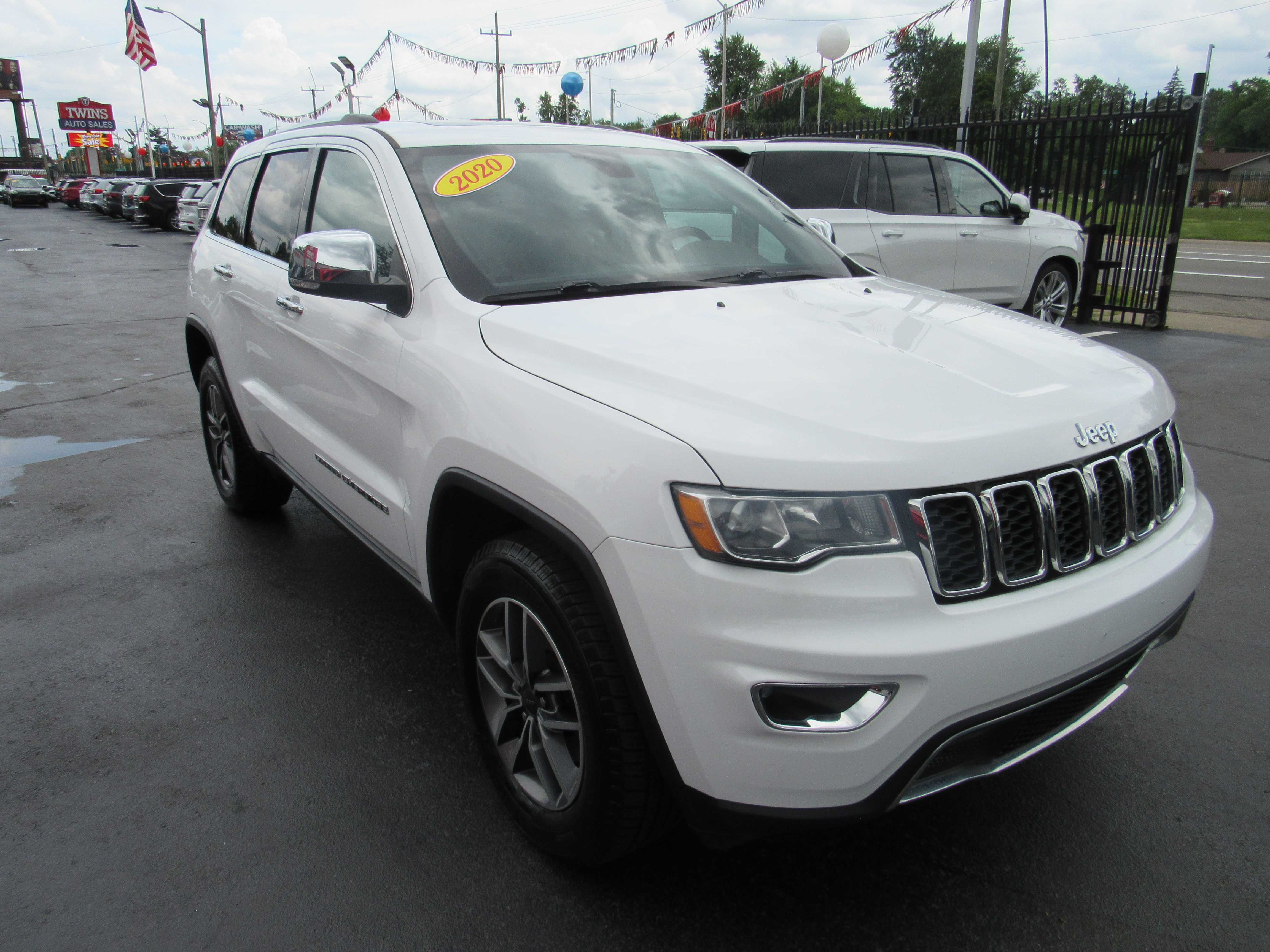 WHITE, 2020 JEEP GRAND CHEROKEE Thumnail Image 4