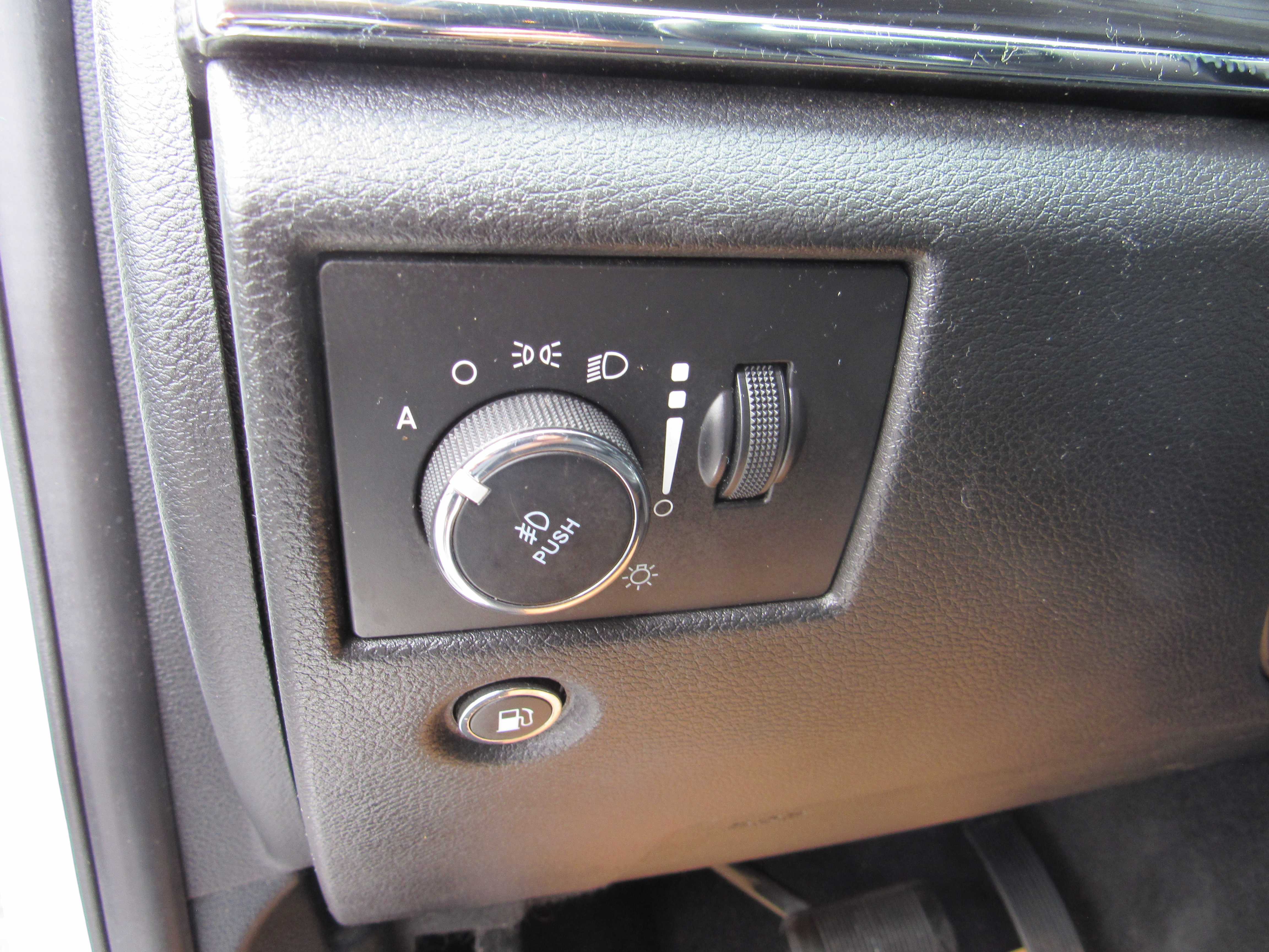 WHITE, 2020 JEEP GRAND CHEROKEE Thumnail Image 13