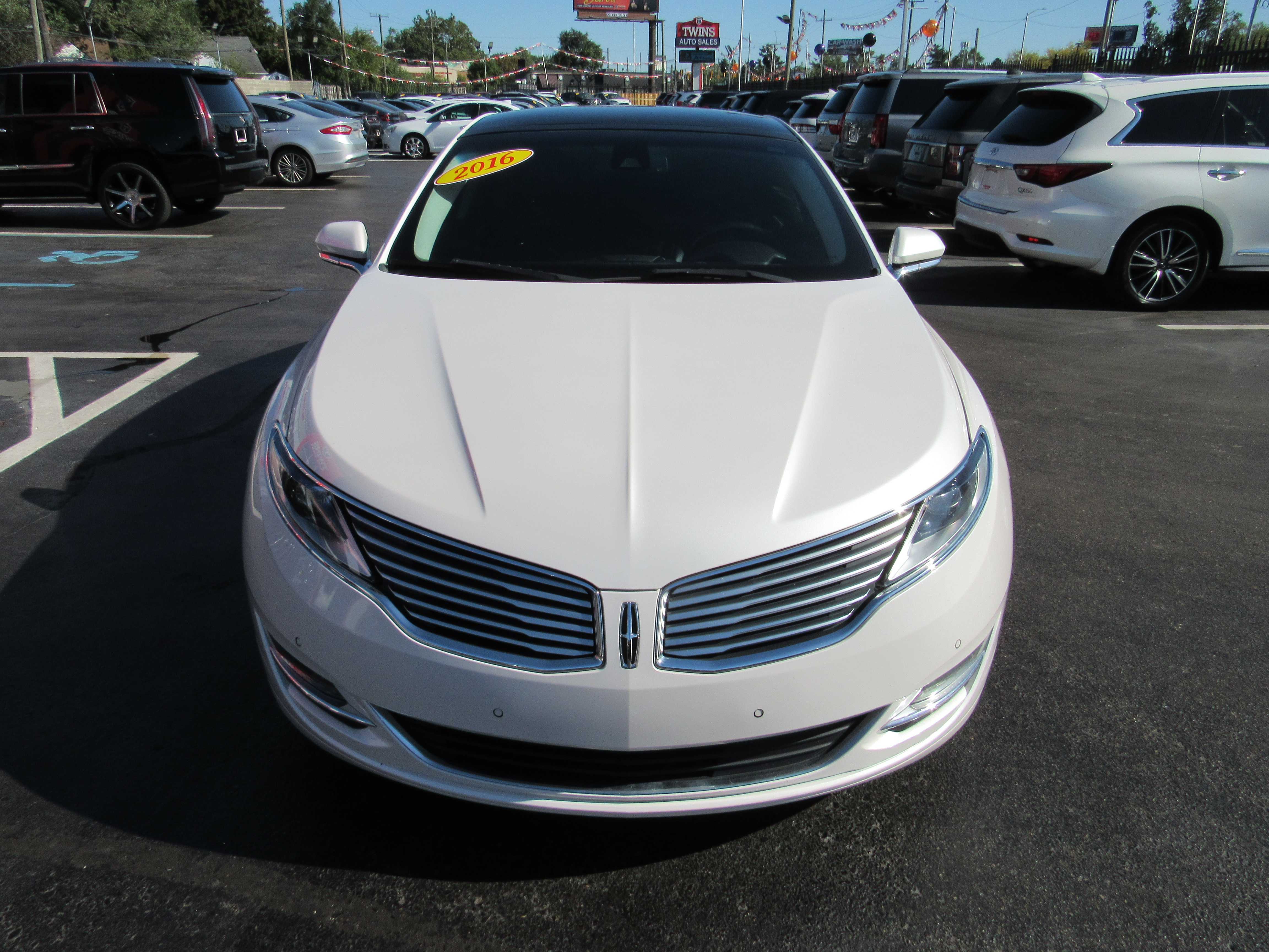 WHITE, 2016 LINCOLN MKZ Thumnail Image 3