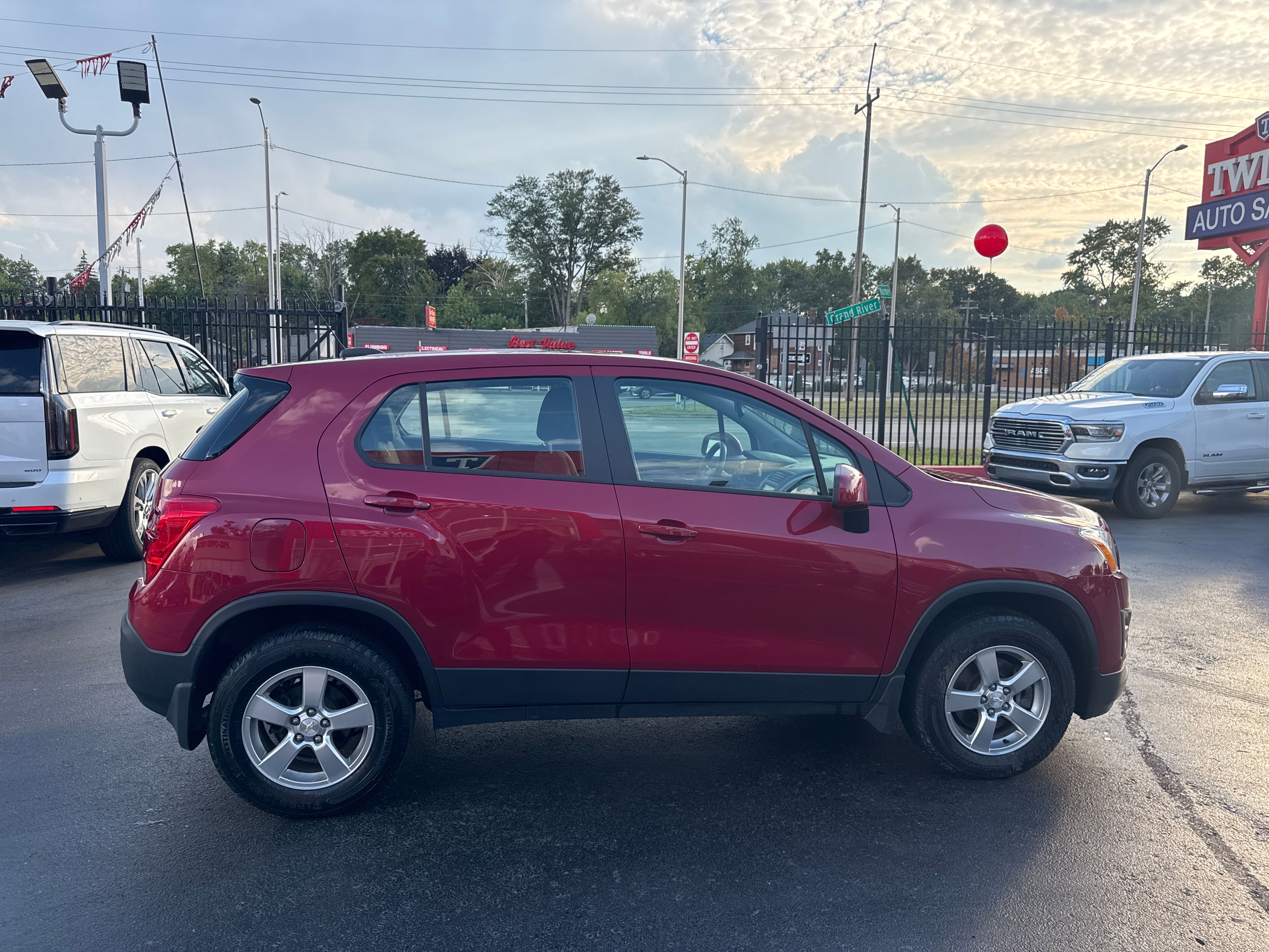 RED, 2015 CHEVROLET TRAX Thumnail Image 5