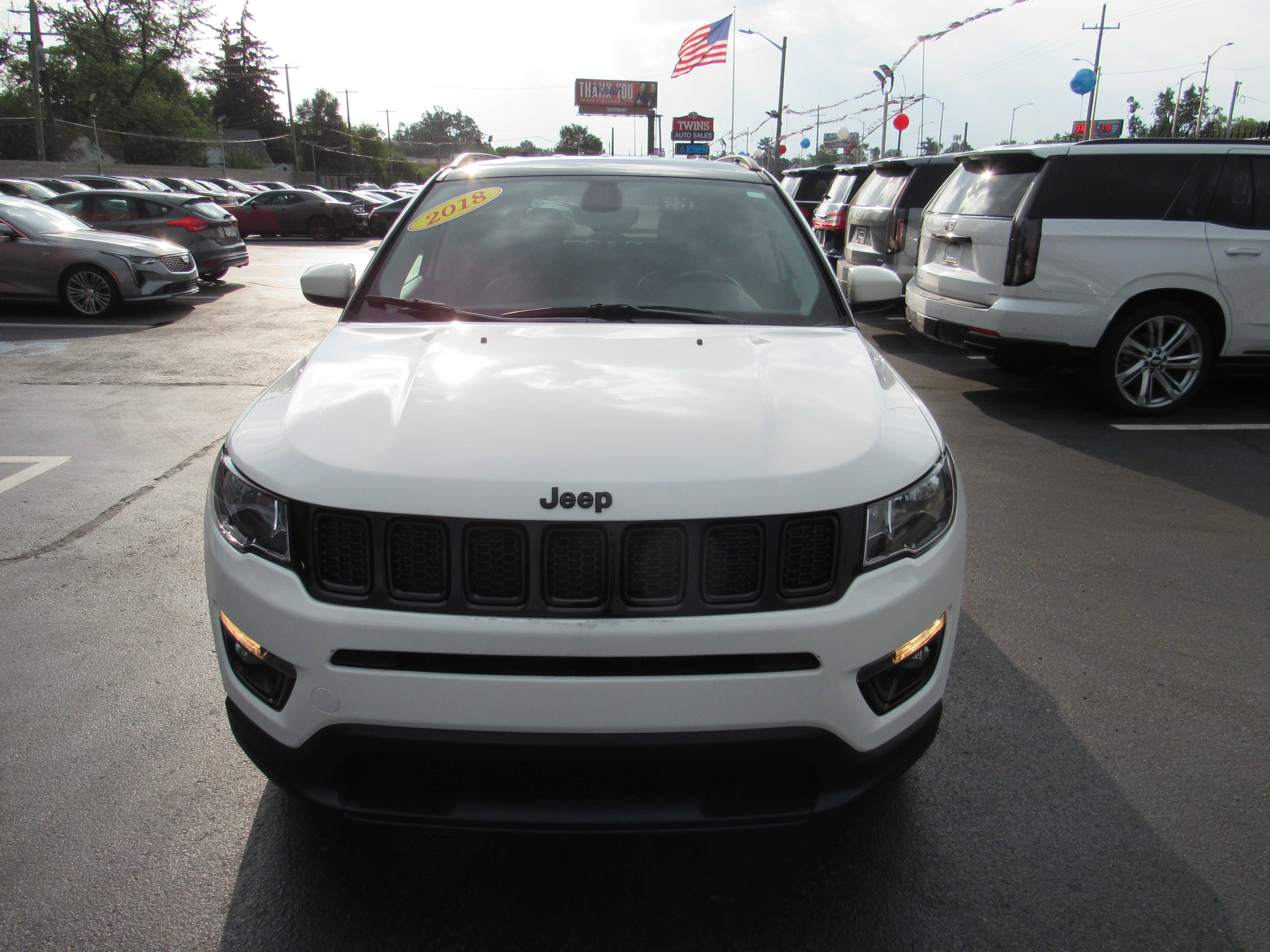 WHITE, 2018 JEEP COMPASS Thumnail Image 3