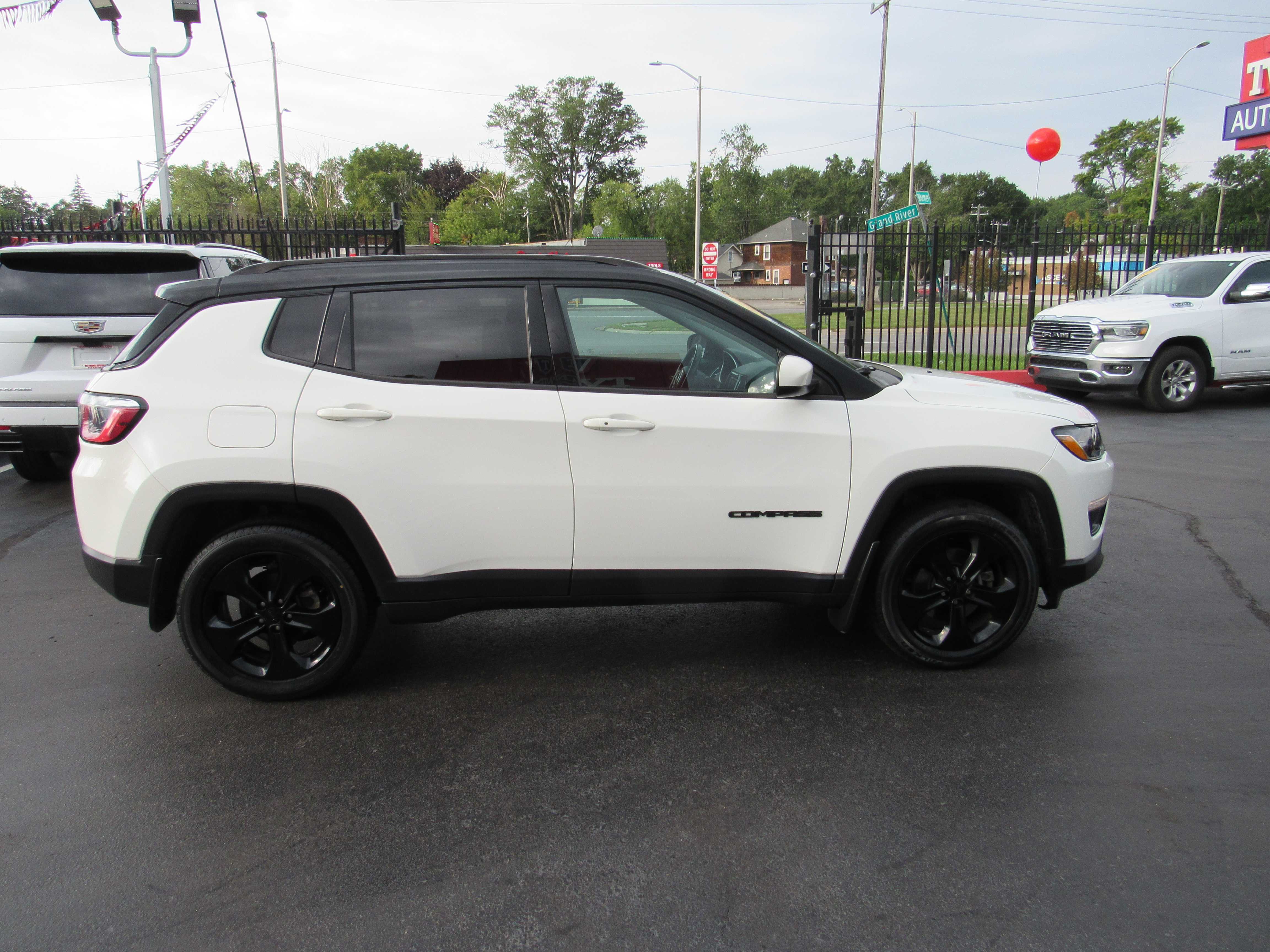 WHITE, 2018 JEEP COMPASS Thumnail Image 5