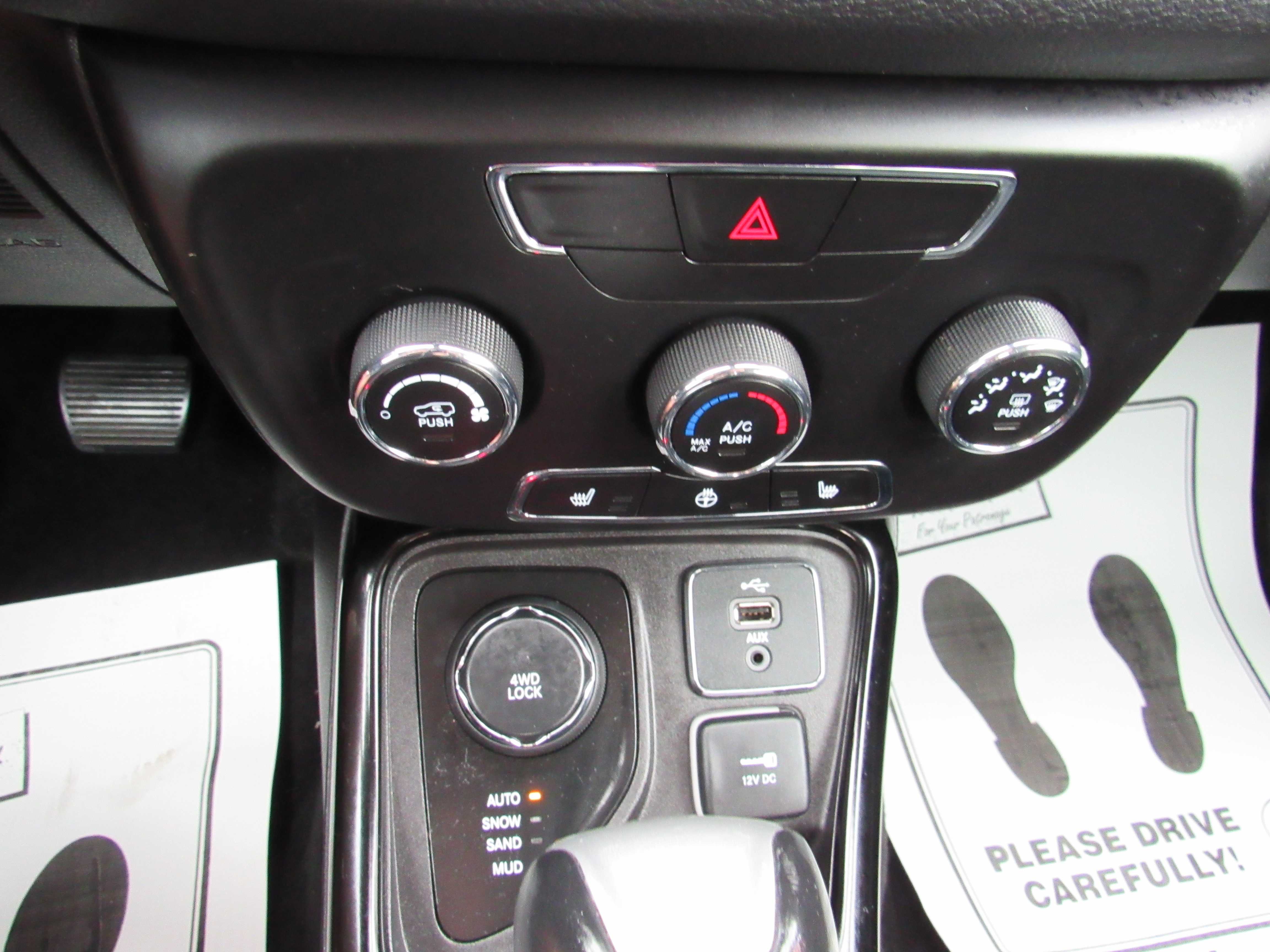 WHITE, 2018 JEEP COMPASS Thumnail Image 20