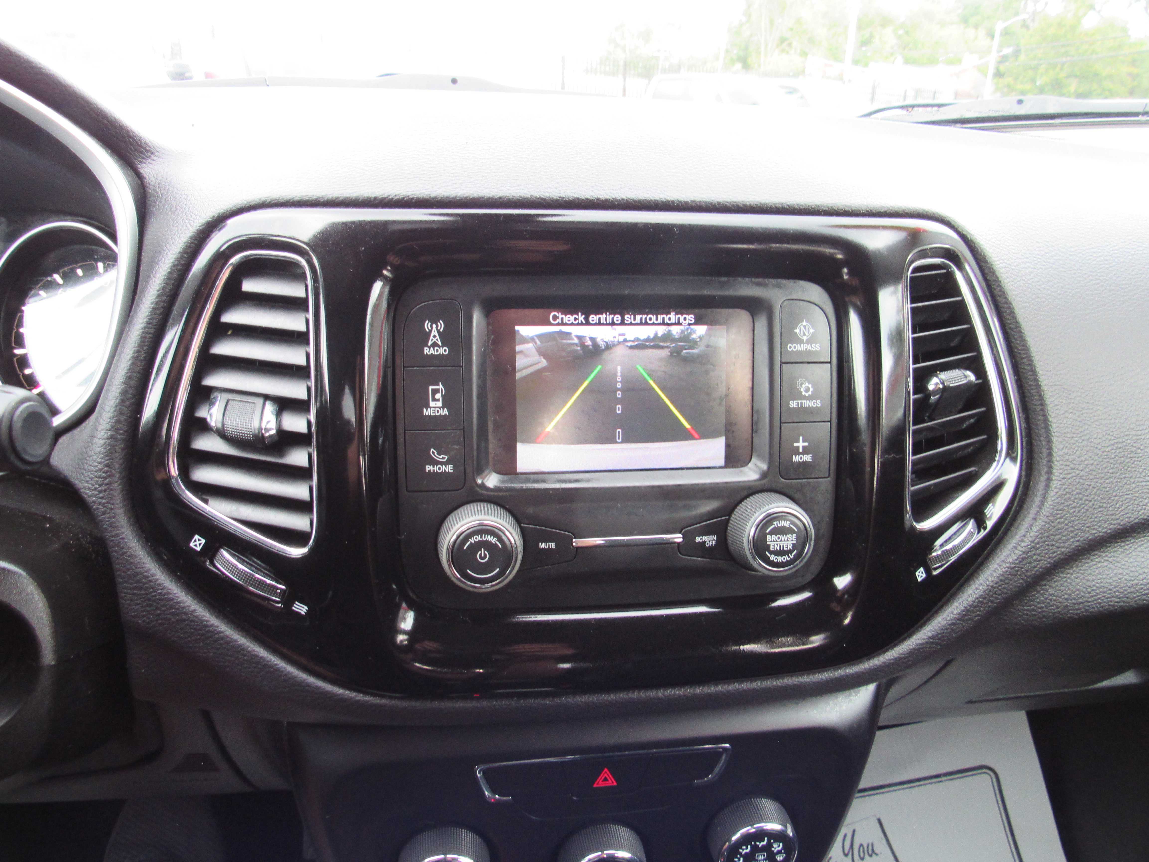 WHITE, 2018 JEEP COMPASS Thumnail Image 21