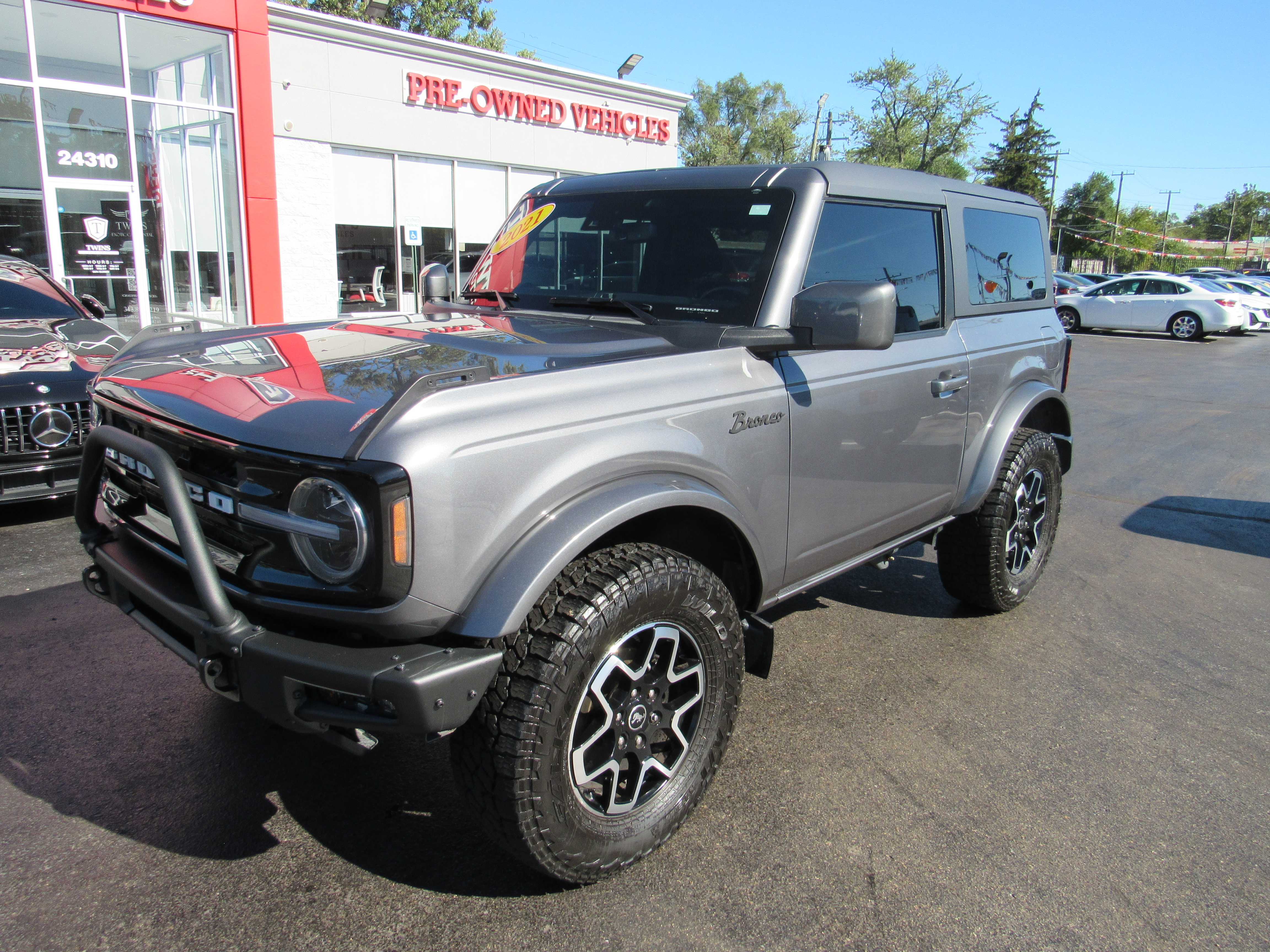 GREY, 2021 FORD BRONCO Thumnail Image 2