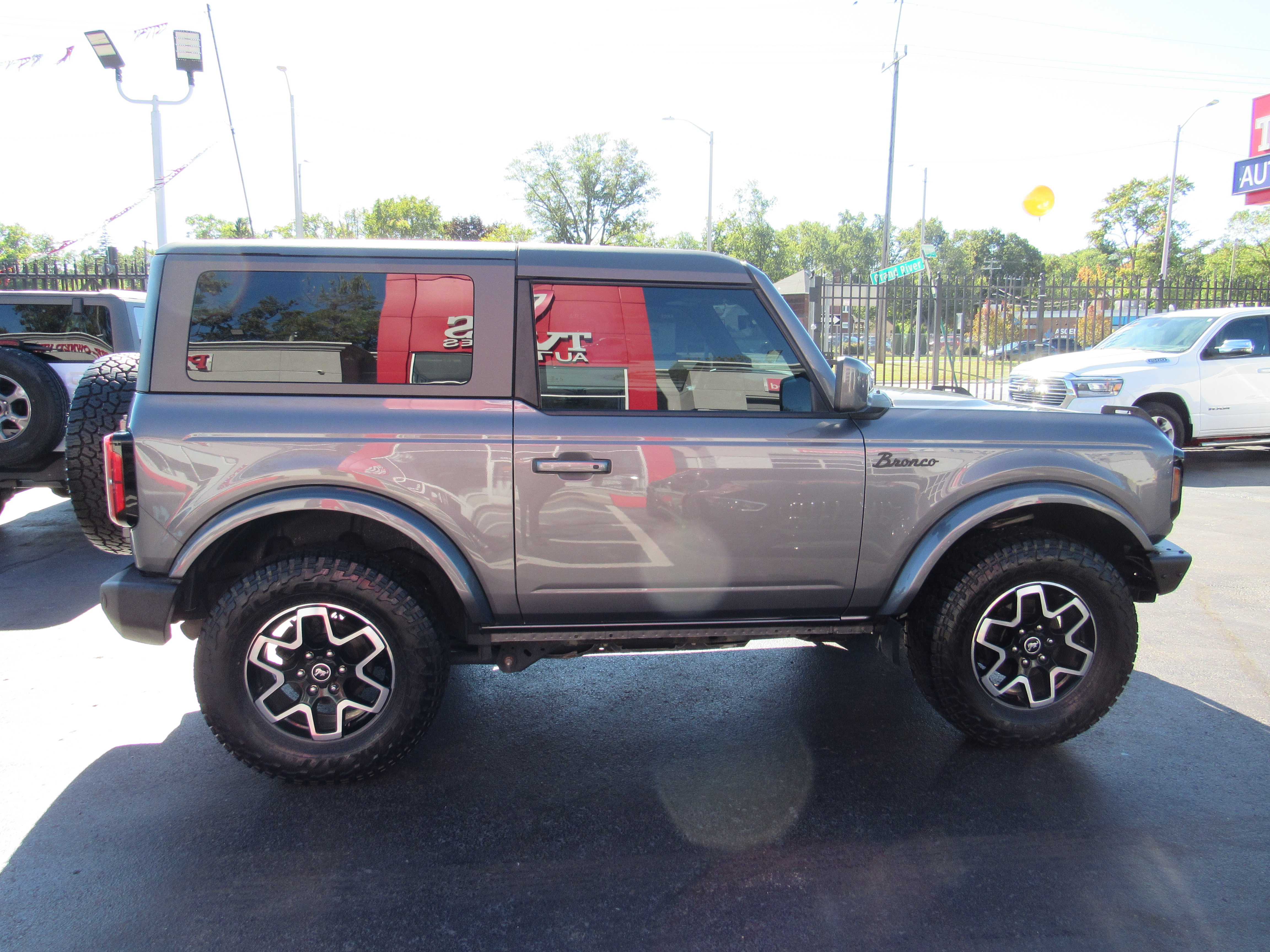 GREY, 2021 FORD BRONCO Thumnail Image 5