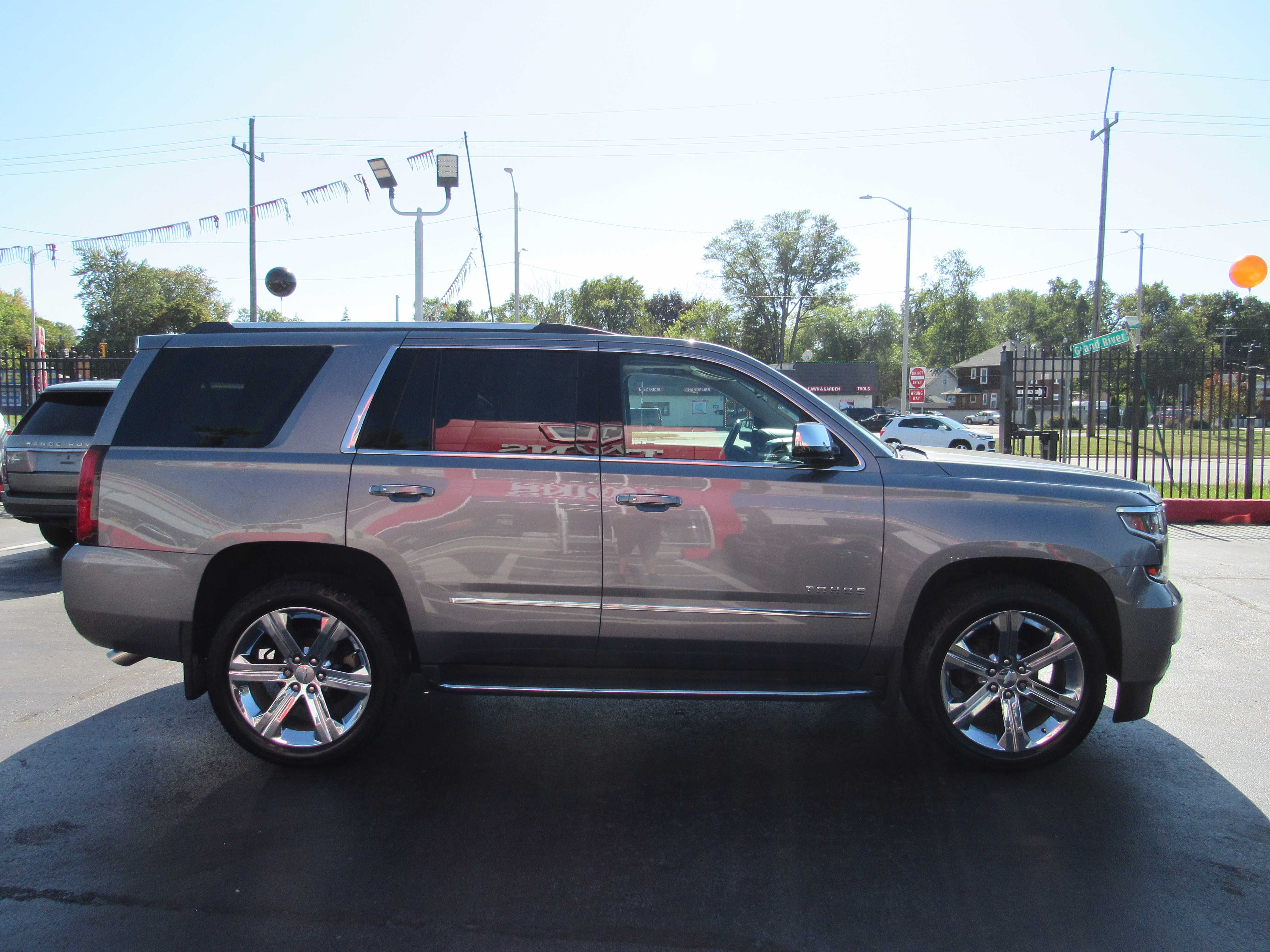 GREY, 2020 CHEVROLET TAHOE Thumnail Image 5
