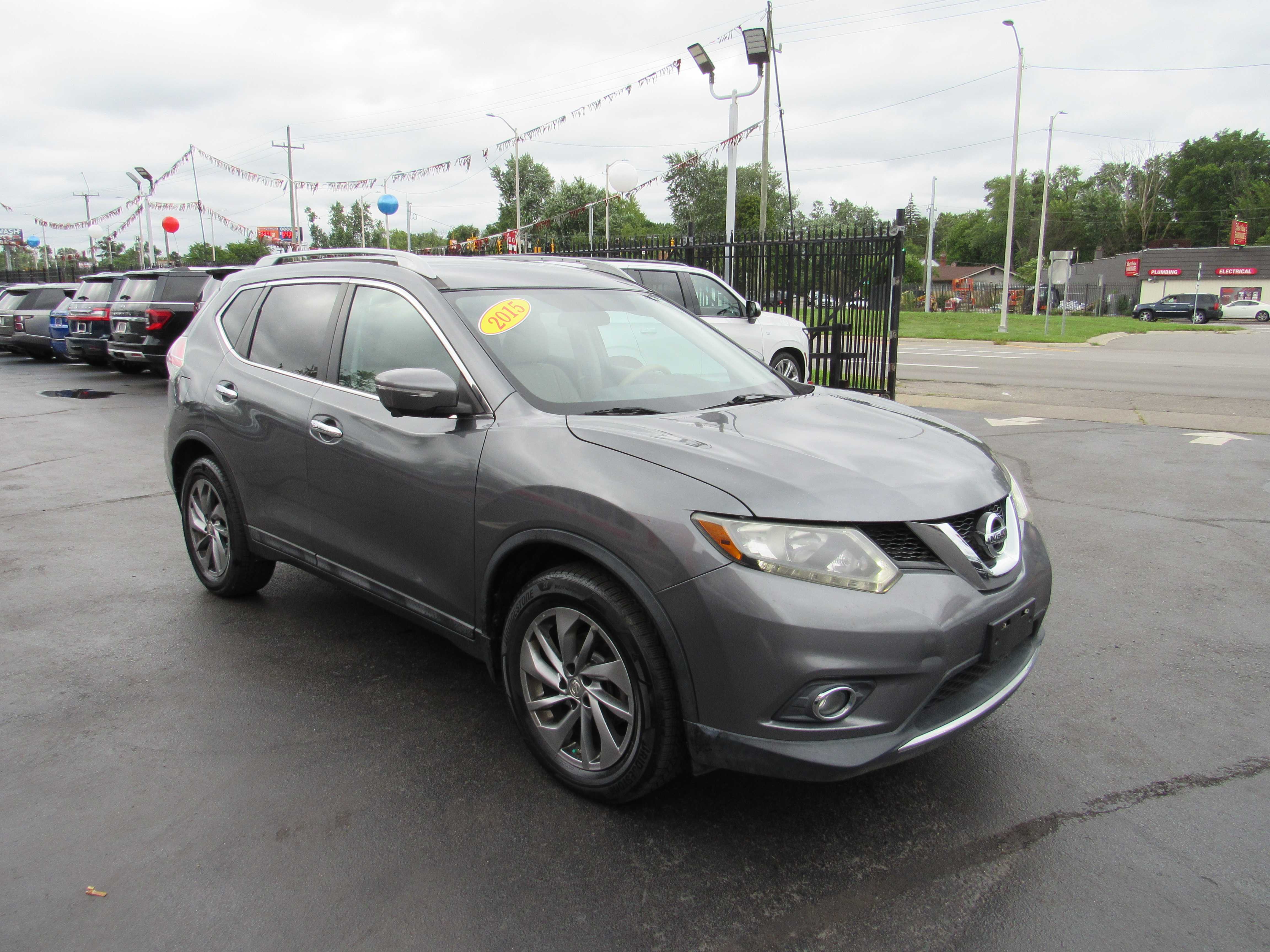 GREY, 2015 NISSAN ROGUE Thumnail Image 4