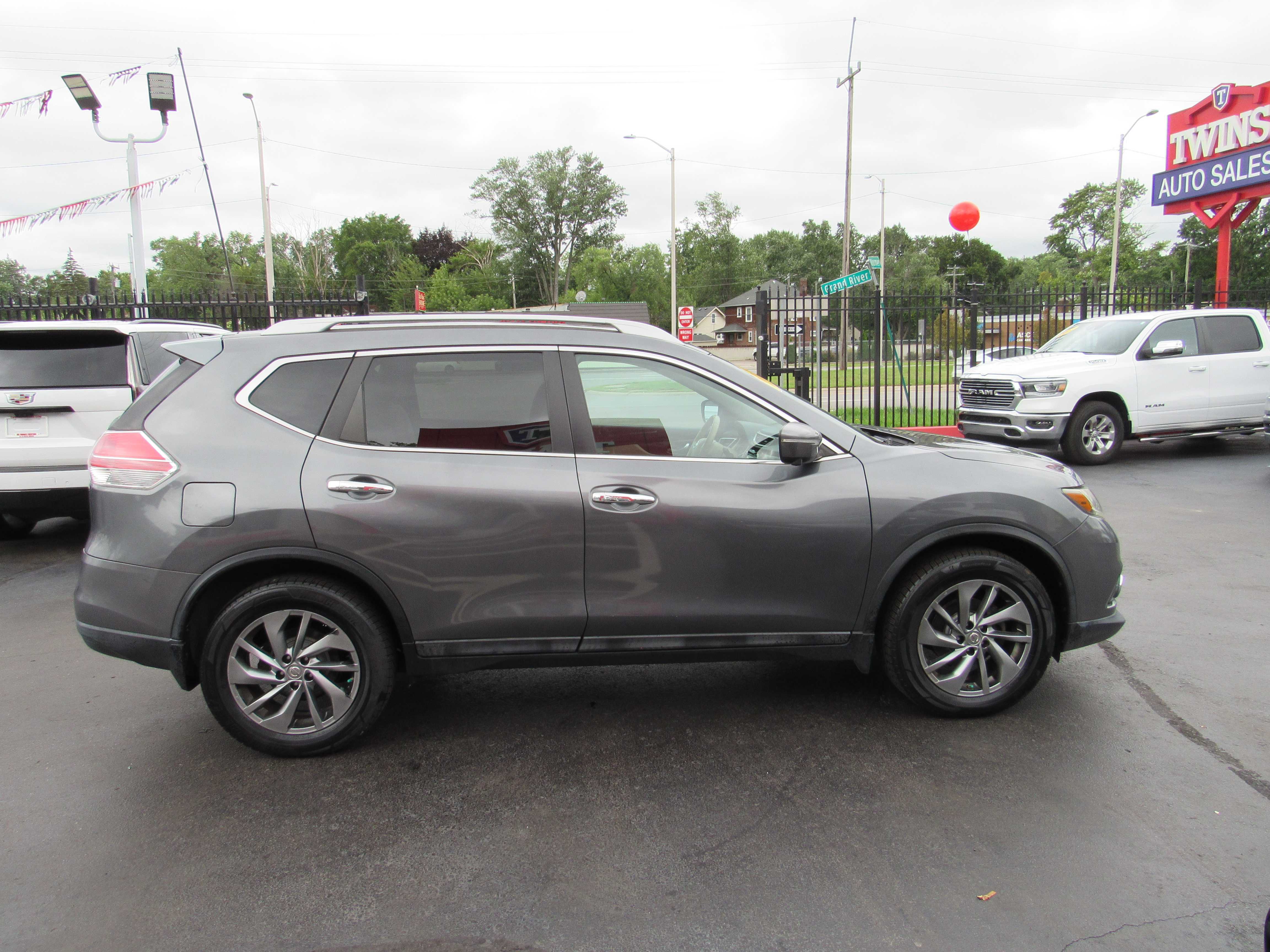 GREY, 2015 NISSAN ROGUE Thumnail Image 5