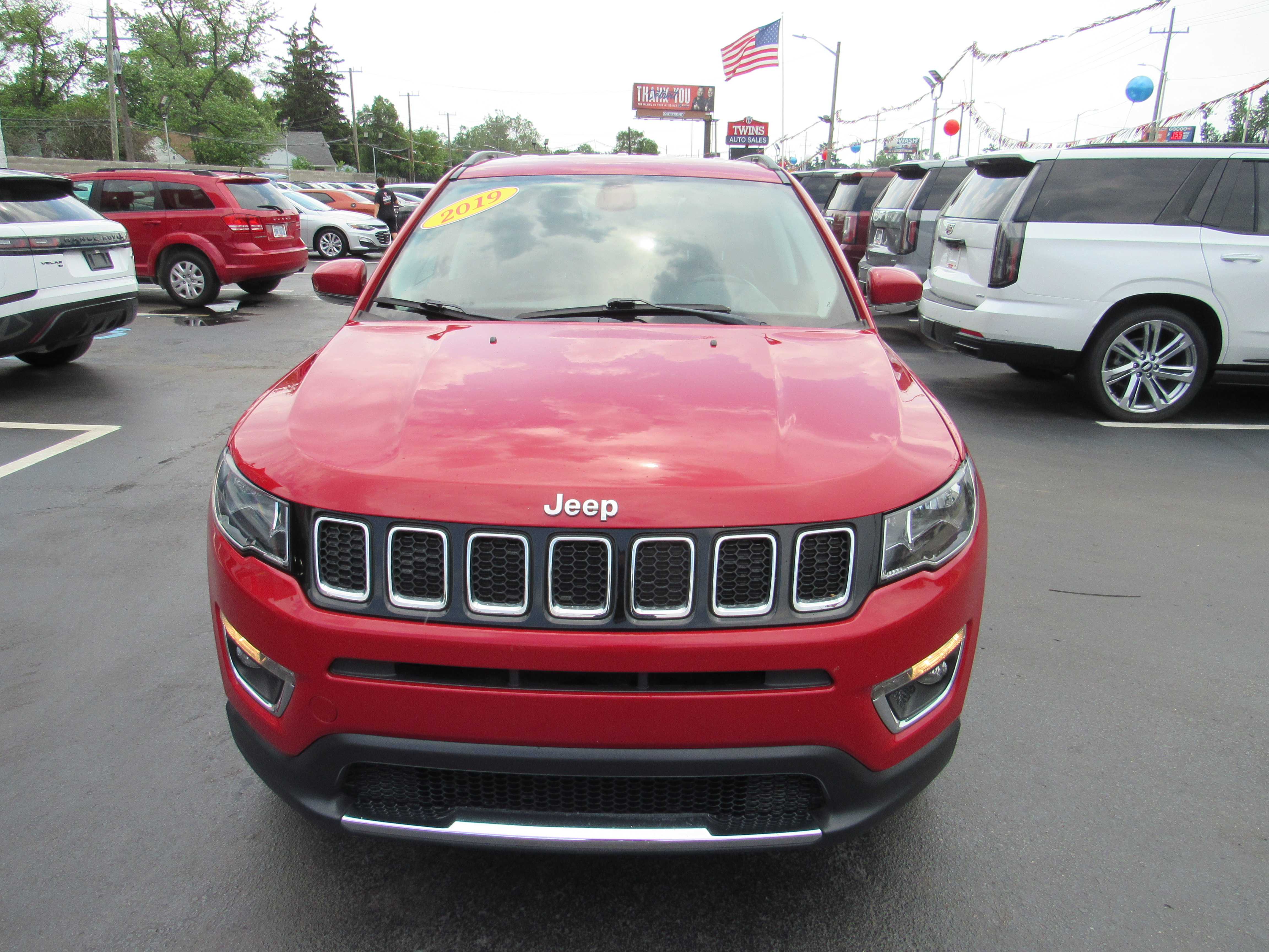 RED, 2019 JEEP COMPASS Thumnail Image 3