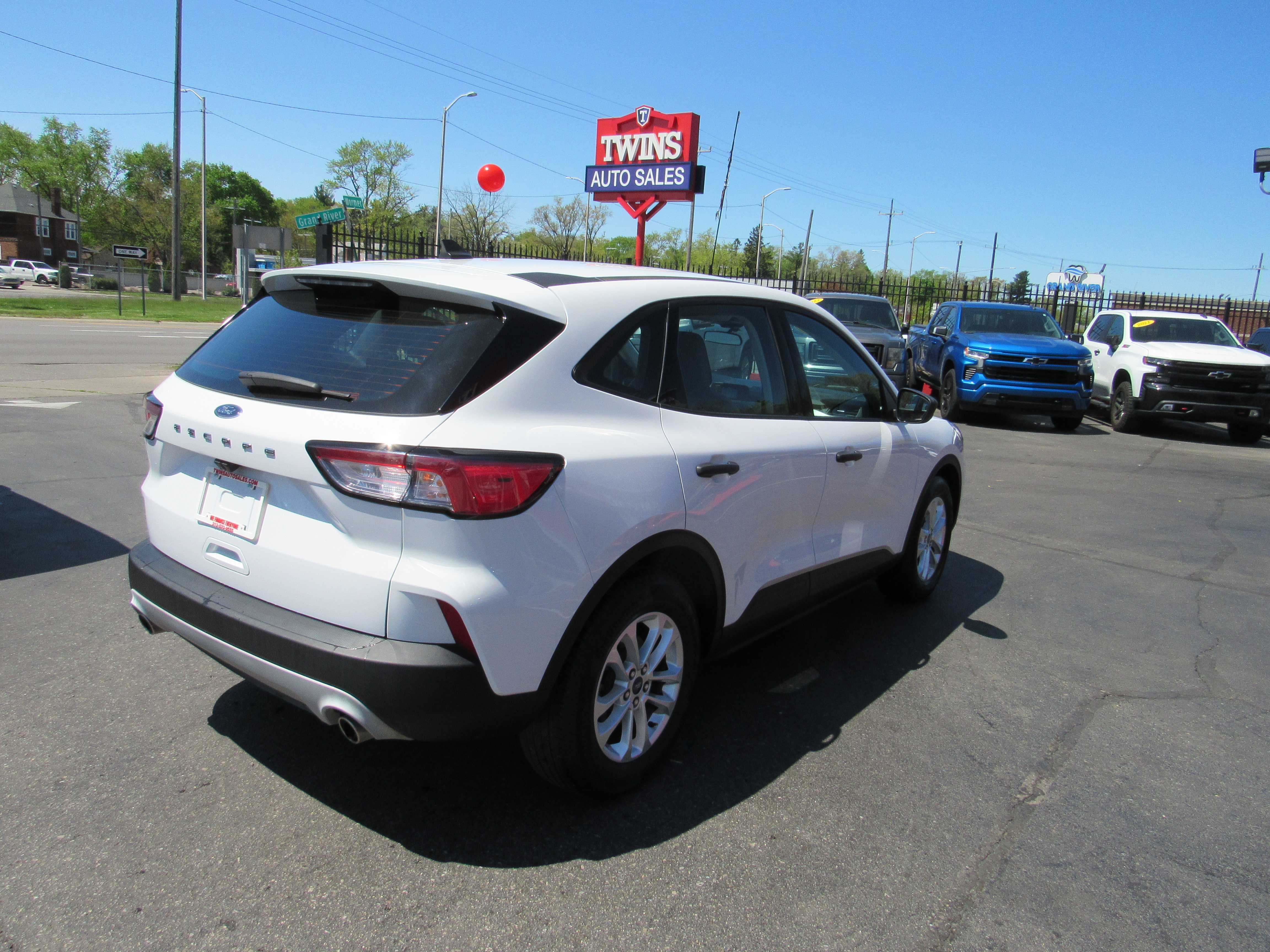 WHITE, 2021 FORD ESCAPE Thumnail Image 6